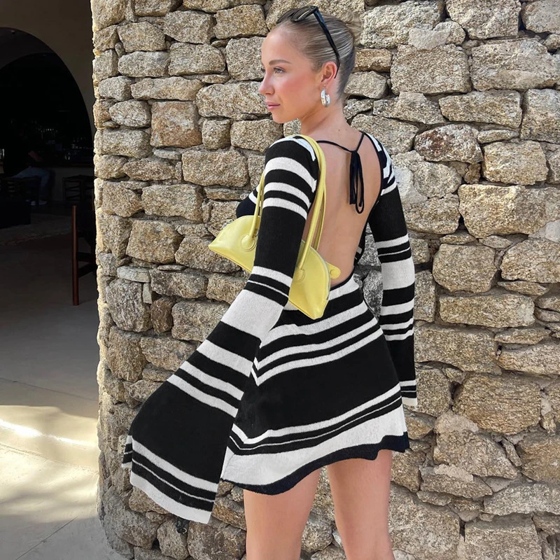 Bikini Women For The Beach Summer Dress Swimsuit Cover Up Knitted Stripe Backless 2024 New Flared Long Sleeve Lace Skirt Nylon
Bikini Women For The Beach Summer Dress Swimsuit Cover Up Knitted Stripe Backless 2024 New Flared Long Sleeve Lace Skirt Nylon