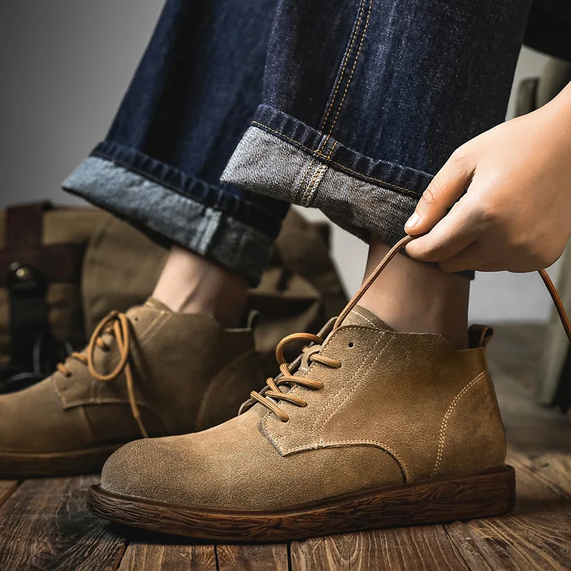 High Quality Mens Retro British Suede Leather Mid-Top Tooling Desert Boots Lace Up Casual Non-slip Flat Sole Short Boots for Men
High Quality Mens Retro British Suede Leather Mid-Top Tooling Desert Boots Lace Up Casual Non-slip Flat Sole Short Boots for Men