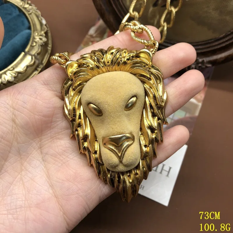 Wind Retro Lion King Lion Head Temperament Design Sense Versatile Medieval Jewelry Necklace Sweater Chain Elegant
Wind Retro Lion King Lion Head Temperament Design Sense Versatile Medieval Jewelry Necklace Sweater Chain Elegant
