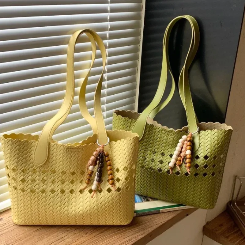 Vintage Hallow Out Woven Shoulder Bag,korean Ins Fashion Commuter Dating Bag,large Solid Color Casual Shoulder Bag With Pendant
Vintage Hallow Out Woven Shoulder Bag,korean Ins Fashion Commuter Dating Bag,large Solid Color Casual Shoulder Bag With Pendant