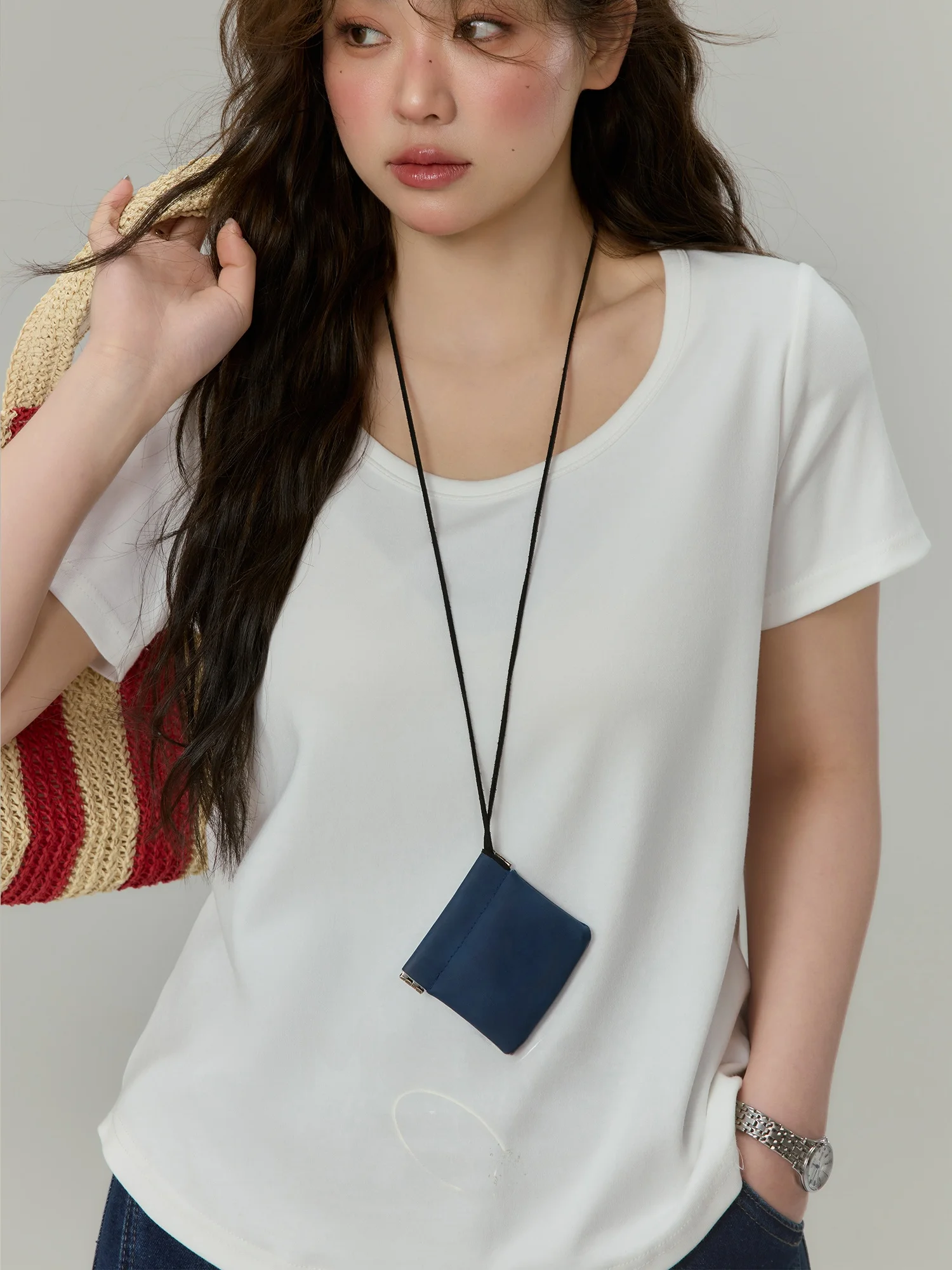 Monika plus Size Women's T-Shirt U-Neck Short Sleeve Pure Color Base Layer Summer New Style Versatile Top Korean Style Loose Fit
Monika plus Size Women's T-Shirt U-Neck Short Sleeve Pure Color Base Layer Summer New Style Versatile Top Korean Style Loose Fit