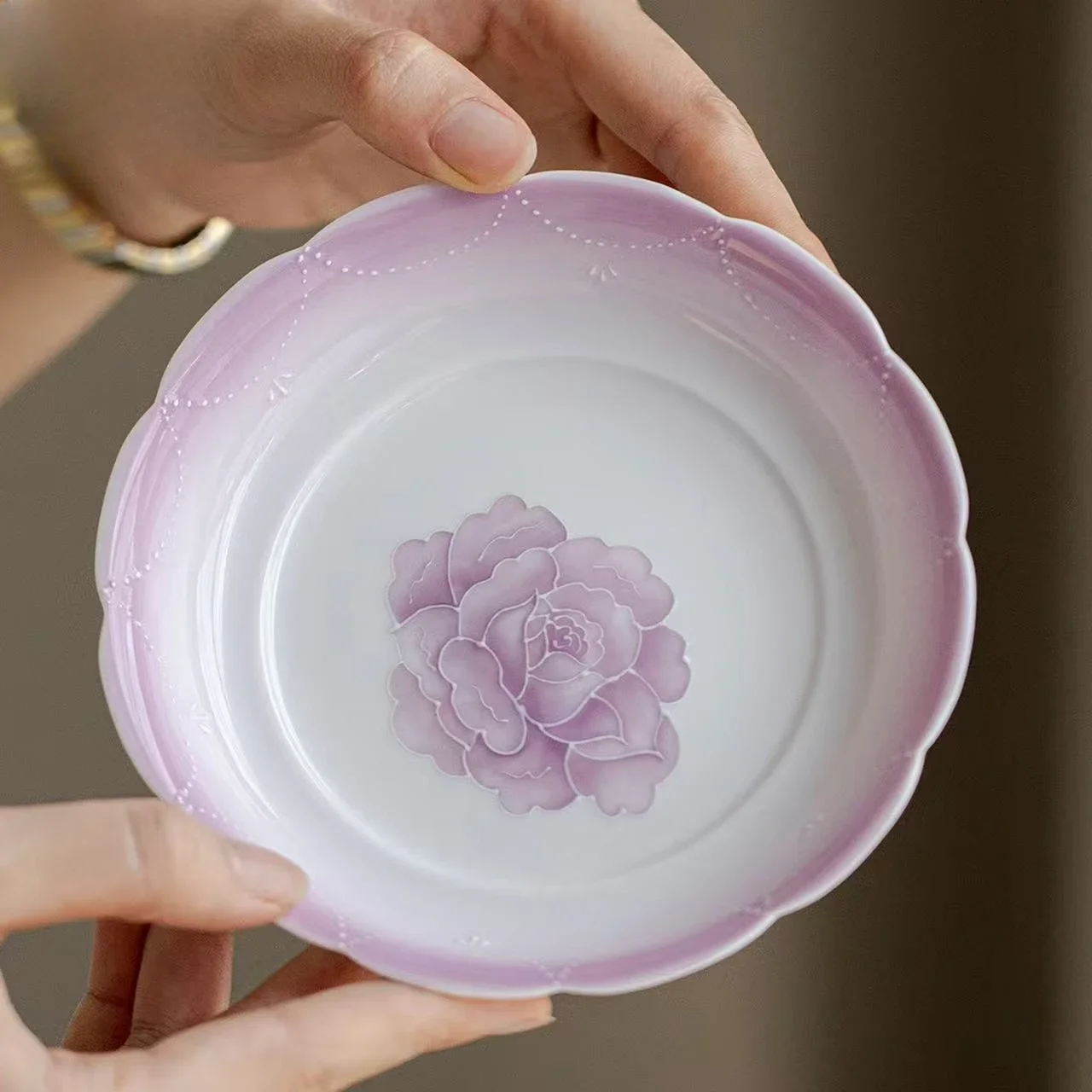 Gradual Change Purple Arita-yaki Hand-painted Rose Ceramic Pot Bearing Tea Ceremony Accessorie Dry Brewing Tray Refreshment Tray
Gradual Change Purple Arita-yaki Hand-painted Rose Ceramic Pot Bearing Tea Ceremony Accessorie Dry Brewing Tray Refreshment Tray