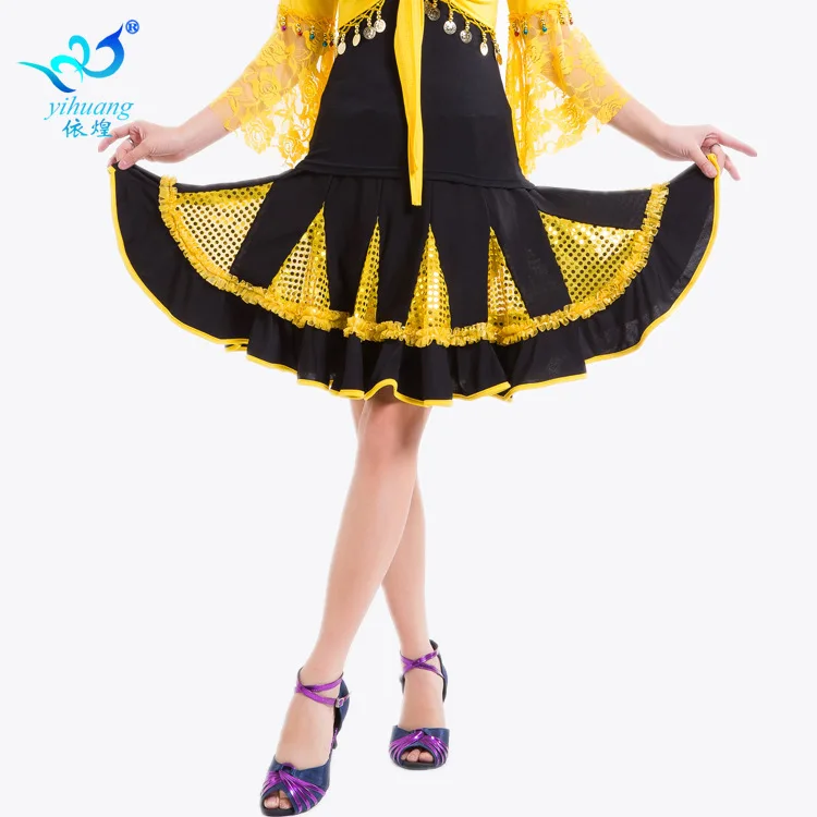 1pcs/lot woman fashion sequin latin dance short skirt lady patchwork ruffles cha cha dancing skirt
1pcs/lot woman fashion sequin latin dance short skirt lady patchwork ruffles cha cha dancing skirt