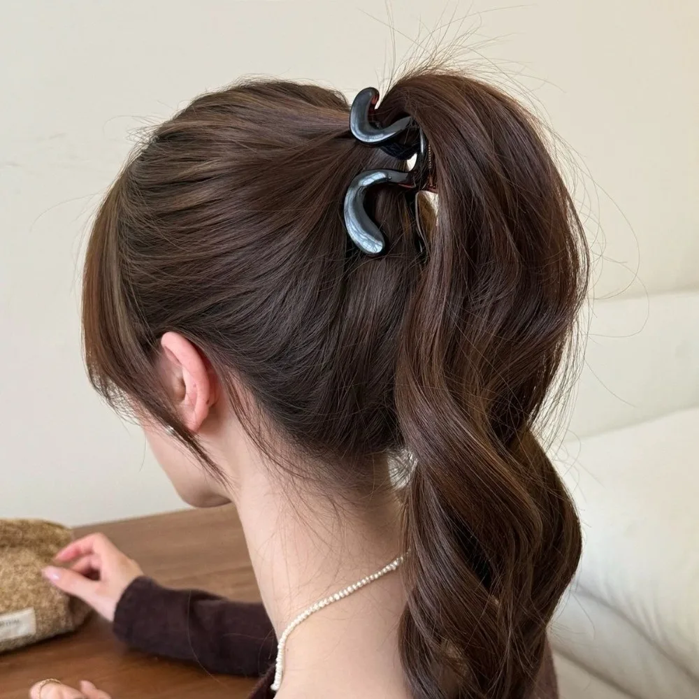 Elegant Casual Acrylic Hair Claw Matte Finish Lightweight Shark Clip Irregular Shape Large Ponytail Clip Women Hair
Elegant Casual Acrylic Hair Claw Matte Finish Lightweight Shark Clip Irregular Shape Large Ponytail Clip Women Hair