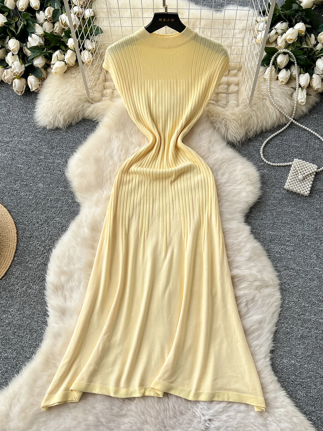 Short-sleeved Knitted Dress Women's 2025 Summer High-end Thin Simple Vertical Slim Long Dress Y2k Party Streetwear
Short-sleeved Knitted Dress Women's 2025 Summer High-end Thin Simple Vertical Slim Long Dress Y2k Party Streetwear