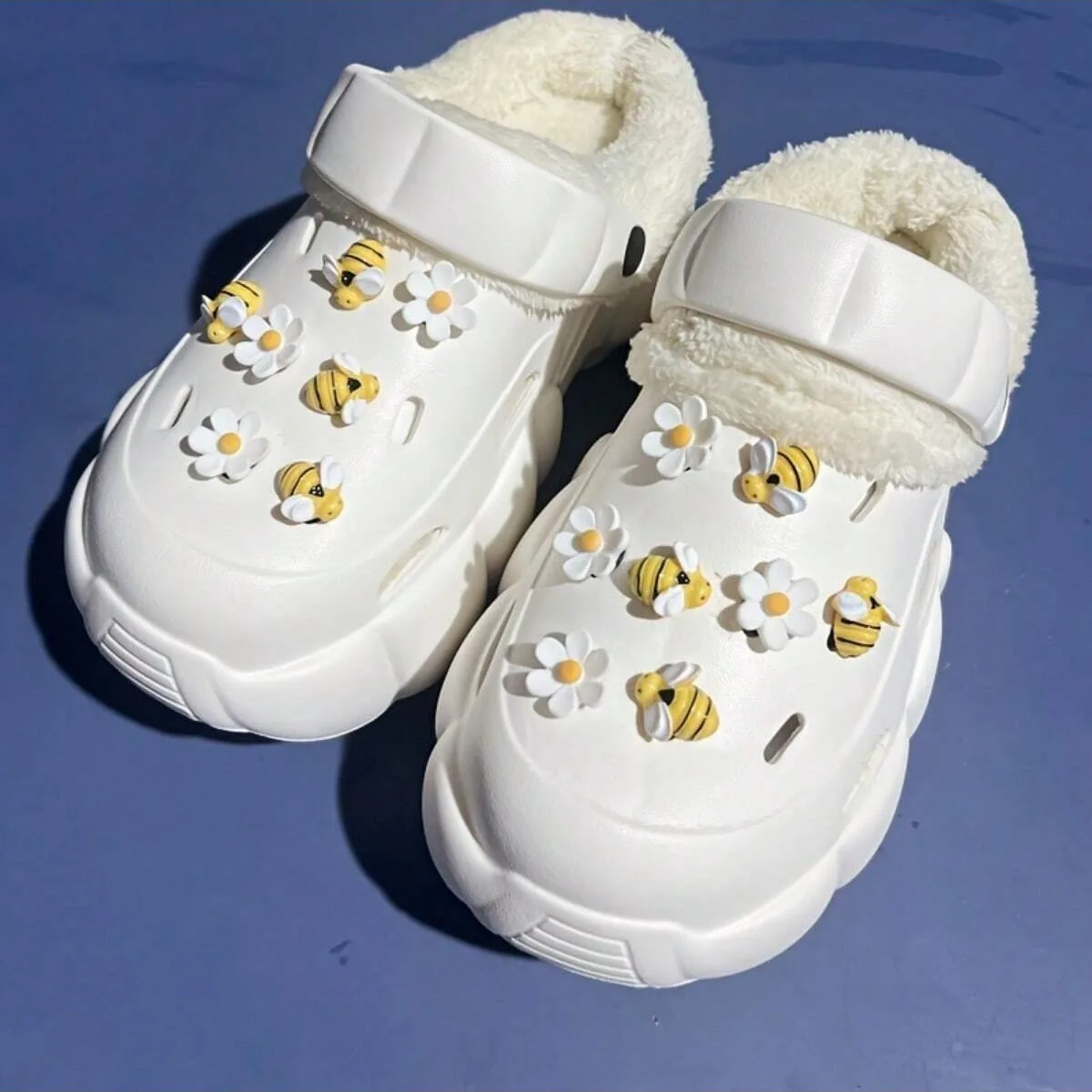 Bee & Flower Series Shoe Charms for Clogs, Resin Jibbitz DIY Accessories, Decorative Buckles for Sandals, Cross-border Hot Sale
Bee & Flower Series Shoe Charms for Clogs, Resin Jibbitz DIY Accessories, Decorative Buckles for Sandals, Cross-border Hot Sale