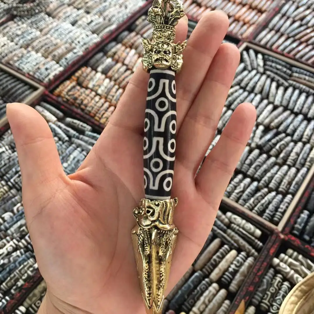 21 Eyes Dzi Bead Pendant With Vajra Tibetan Antique Jewelry Unisex
21 Eyes Dzi Bead Pendant With Vajra Tibetan Antique Jewelry Unisex