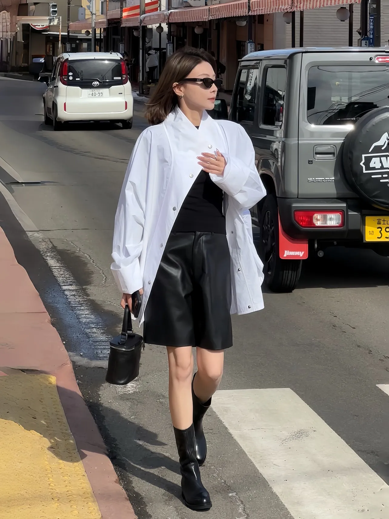 Modern Retro Black Leather Pants Straight Leg Shape Slimming Fashionable Mid-Length Shorts Women's New Spring Arrival
Modern Retro Black Leather Pants Straight Leg Shape Slimming Fashionable Mid-Length Shorts Women's New Spring Arrival