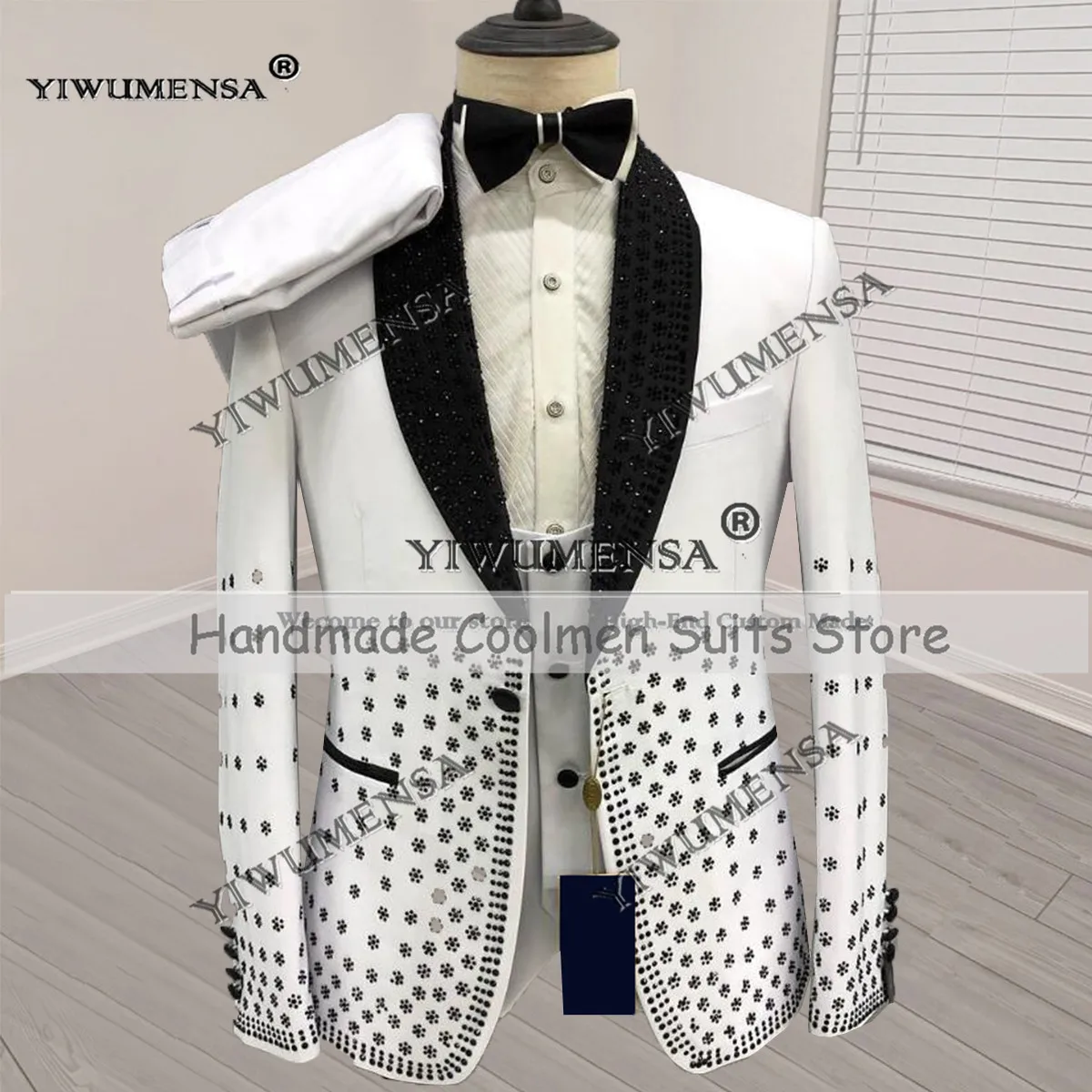 Man Shawl Lapel Suits Men For Wedding Luxury Black Beaded Stones Jacket Vest Pants 3 Pieces Groom Tuxedos Customized Man Clothes
Man Shawl Lapel Suits Men For Wedding Luxury Black Beaded Stones Jacket Vest Pants 3 Pieces Groom Tuxedos Customized Man Clothes