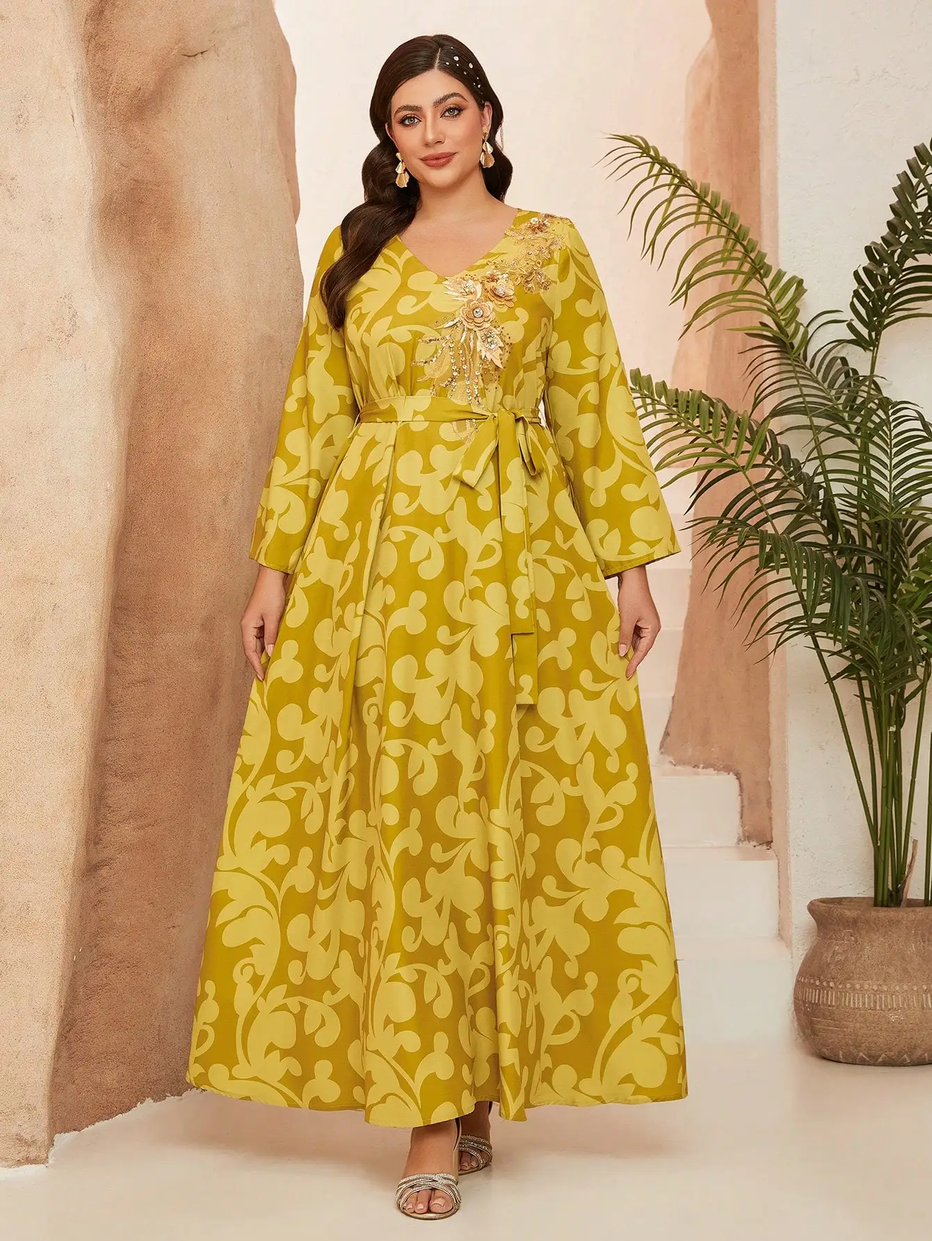 Новый бурqa с V-образным вырезом и длинными рукавами, халат ручной работы с цветочным принтом и ближневосточным принтом
Новый бурqa с V-образным вырезом и длинными рукавами, халат ручной работы с цветочным принтом и ближневосточным принтом