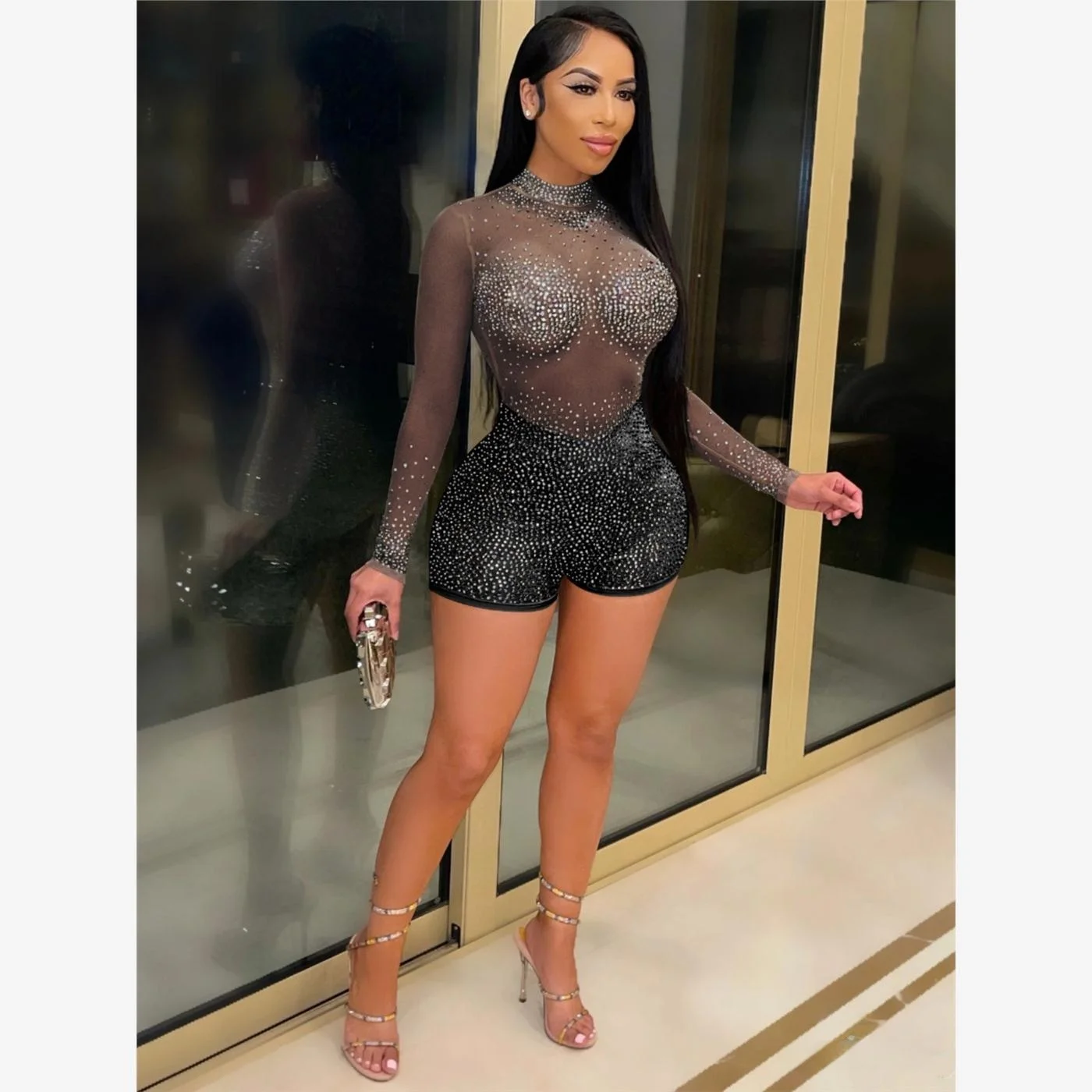 Модный комбинезон с длинными рукавами и прозрачными вставками для ночного клуба, женский уличный стиль, шорты с низкой талией, украшенные стразами, для вечеринок.
Модный комбинезон с длинными рукавами и прозрачными вставками для ночного клуба, женский уличный стиль, шорты с низкой талией, украшенные стразами, для вечеринок.