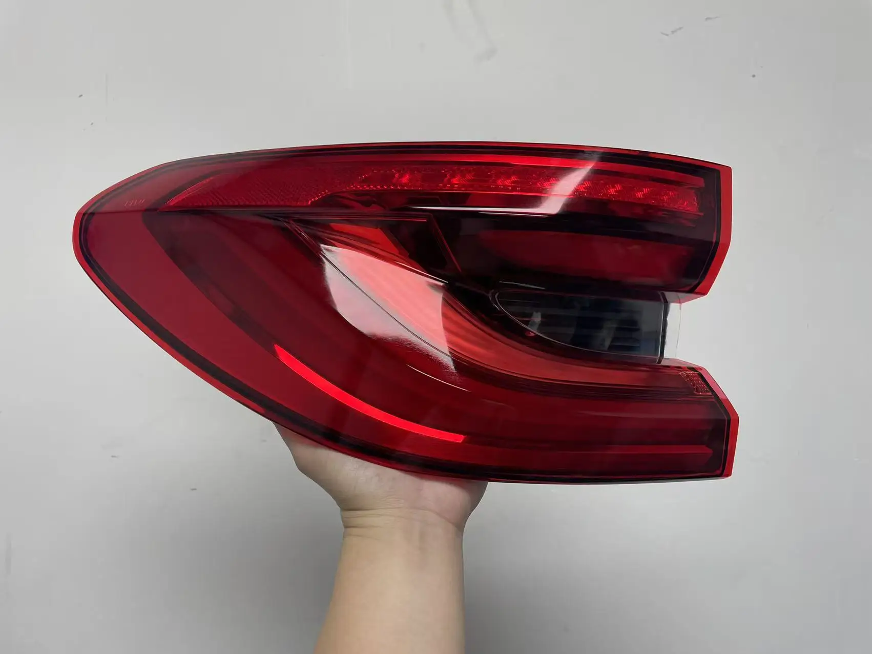 Fit for BMW 6 Series Taillight 2017-2025 BMW G32 Stoplight Assembly BMW 6 Series GT Tail Lamp Turn signal Lights Plug and Play
Fit for BMW 6 Series Taillight 2017-2025 BMW G32 Stoplight Assembly BMW 6 Series GT Tail Lamp Turn signal Lights Plug and Play