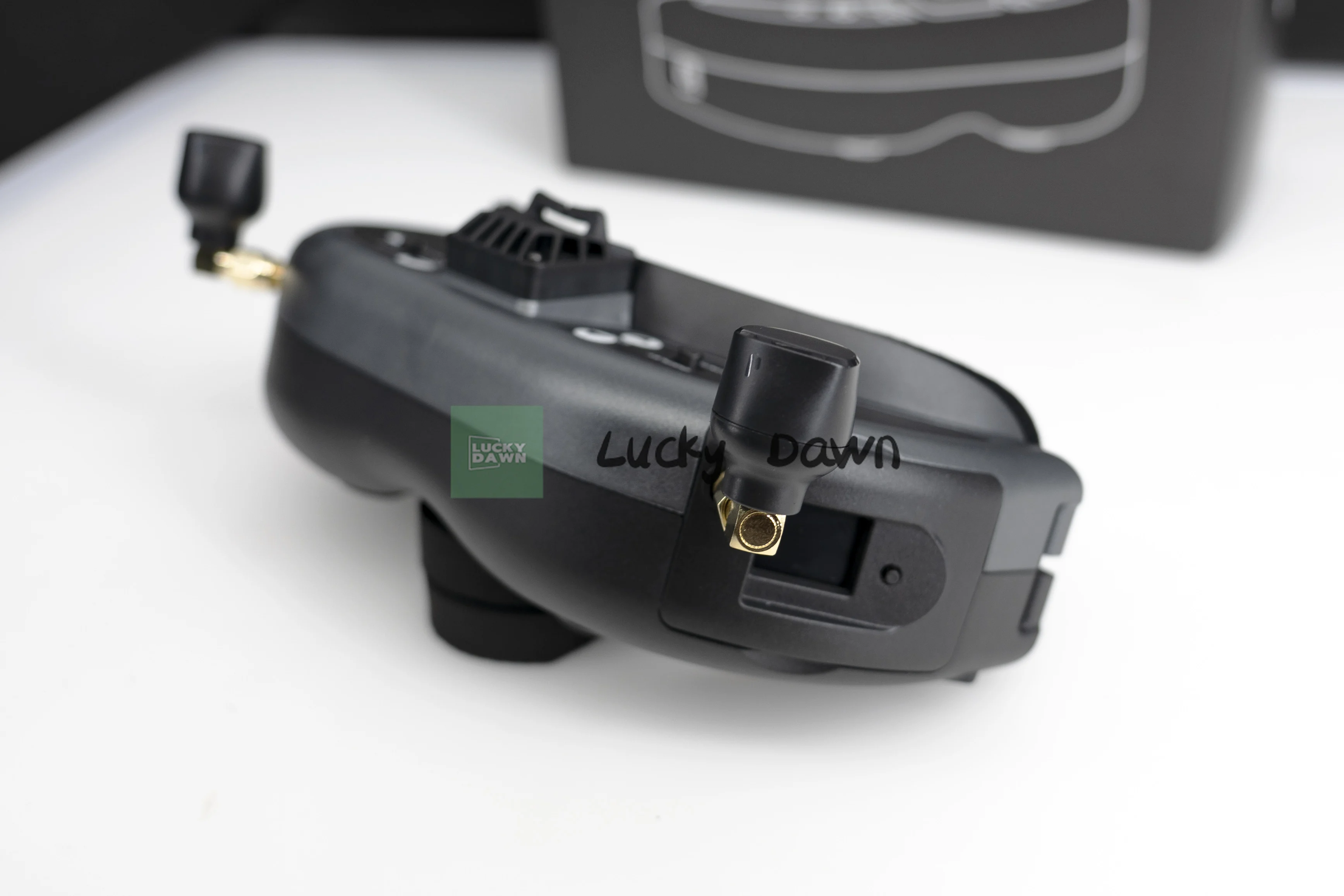 New AGS analog signal FPV glasses first viewing angle RF receiver for crossover
New AGS analog signal FPV glasses first viewing angle RF receiver for crossover