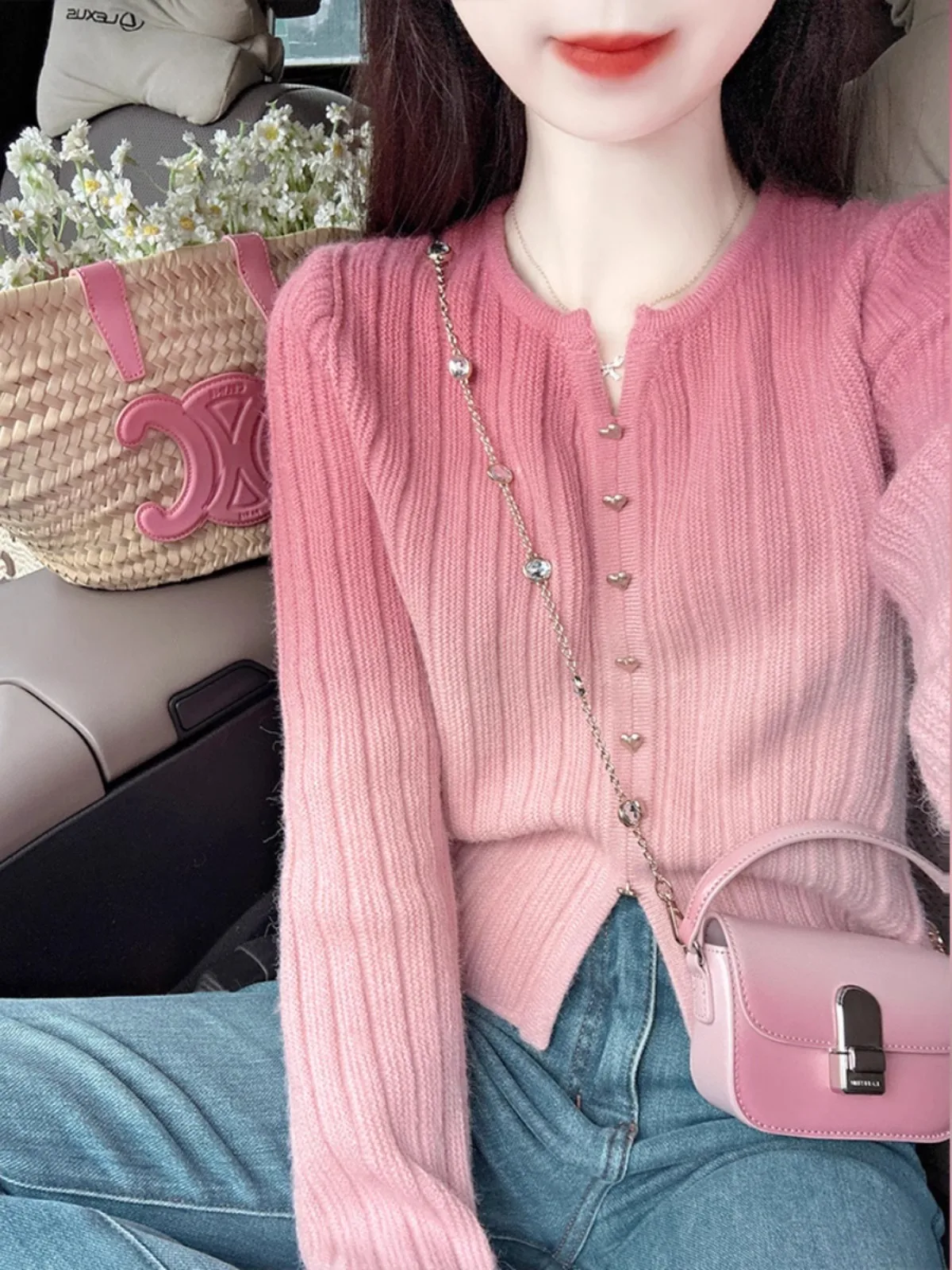 Gradient Pink Long Sleeve Knitted Shirt O-Neck Heart Button Knitted Cardigan 2025 New Spring Autumn Fashionable Women's Top
Gradient Pink Long Sleeve Knitted Shirt O-Neck Heart Button Knitted Cardigan 2025 New Spring Autumn Fashionable Women's Top
