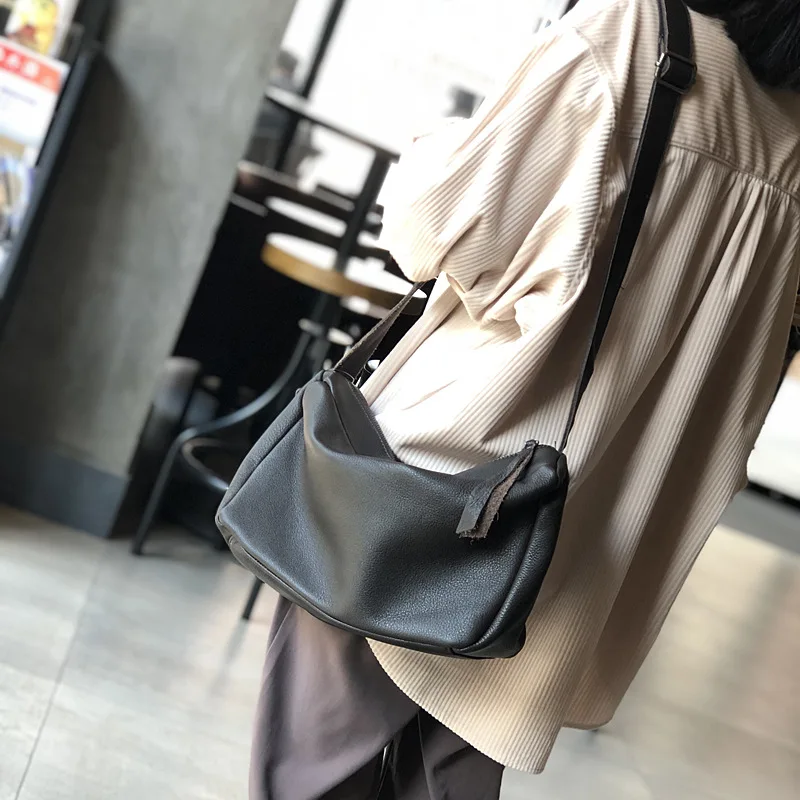 Autumn and Winter Korean Style Large Capacity Shoulder Bag Bag Women's Genuine Leather New First Layer Cowhide Big Bag Soft Leat
Autumn and Winter Korean Style Large Capacity Shoulder Bag Bag Women's Genuine Leather New First Layer Cowhide Big Bag Soft Leat
