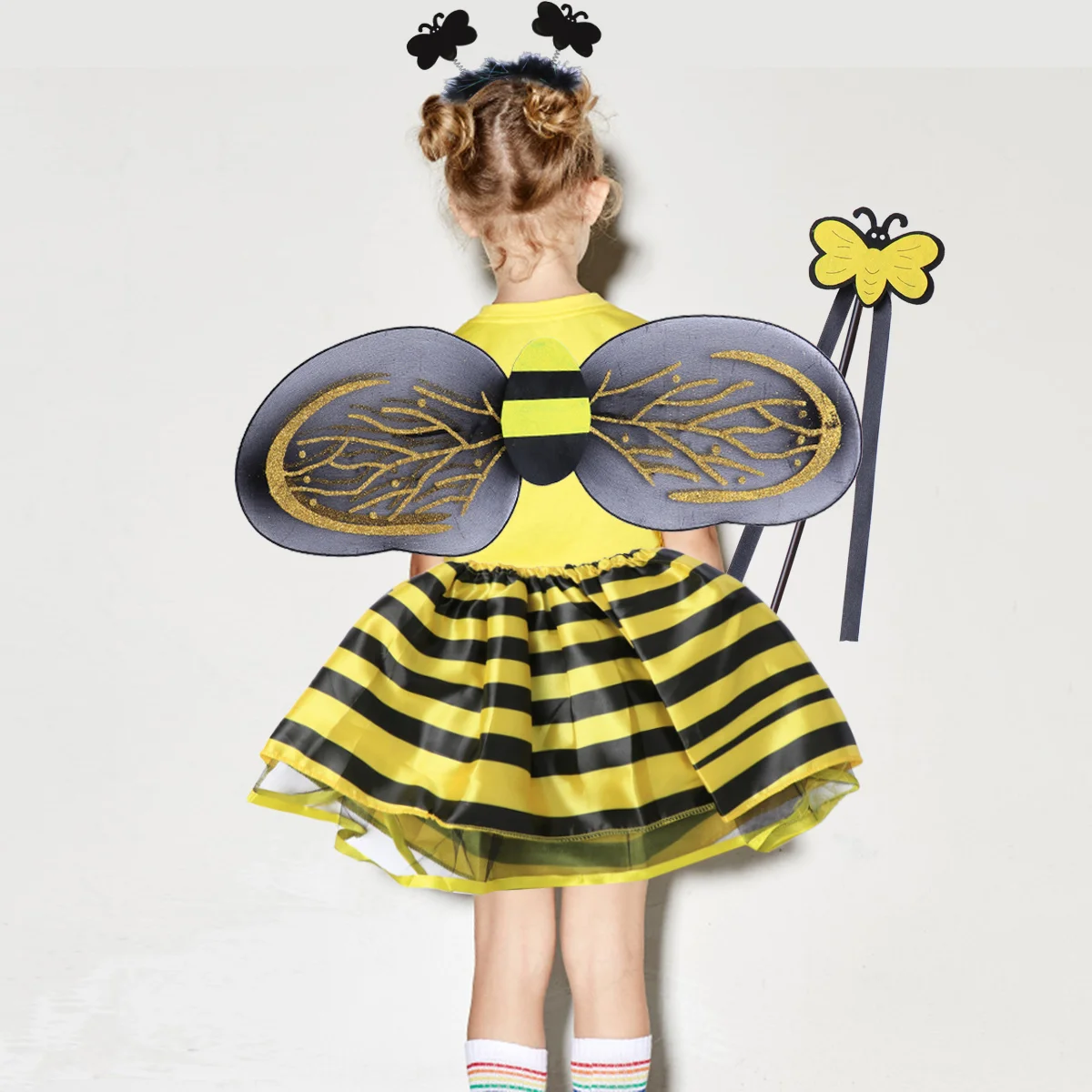 4pcs Bee Fairy Costume Set For Girls Princess Tutu Skirt Headband Wand Swing Glow Design Cosplay Party Birthday Gift Role Play
4pcs Bee Fairy Costume Set For Girls Princess Tutu Skirt Headband Wand Swing Glow Design Cosplay Party Birthday Gift Role Play