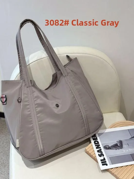 Водостойкая шелковая тканевая сумка-тоут для путешествий, модная большая универсальная сумка для прогулок с прочной нейлоновой внутренней конструкцией
Водостойкая шелковая тканевая сумка-тоут для путешествий, модная большая универсальная сумка для прогулок с прочной нейлоновой внутренней конструкцией