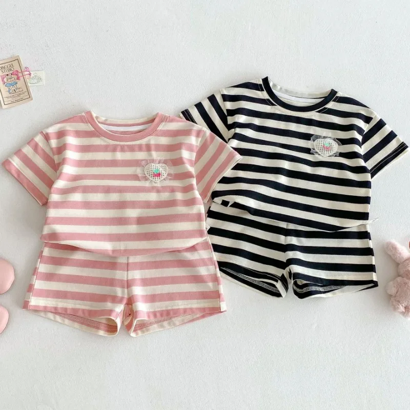 Cute Girls' Heart Splicing Striped Clothes Set Summer Wear Kids Short Sleeve T-shirts and Shorts Children Fashion Outfit 2PCS
Cute Girls' Heart Splicing Striped Clothes Set Summer Wear Kids Short Sleeve T-shirts and Shorts Children Fashion Outfit 2PCS