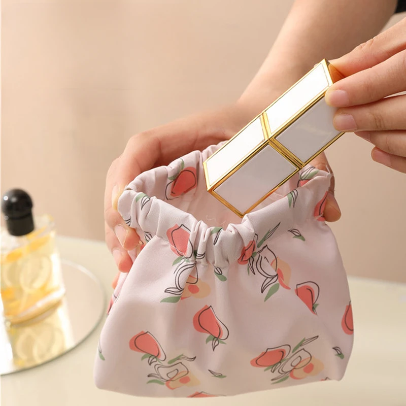 1pcs Cosmetics Bag High Appearance Waterproof Carry on Key Lipstick Mini Storage Change Women's Bag Storage Bag Organization
1pcs Cosmetics Bag High Appearance Waterproof Carry on Key Lipstick Mini Storage Change Women's Bag Storage Bag Organization