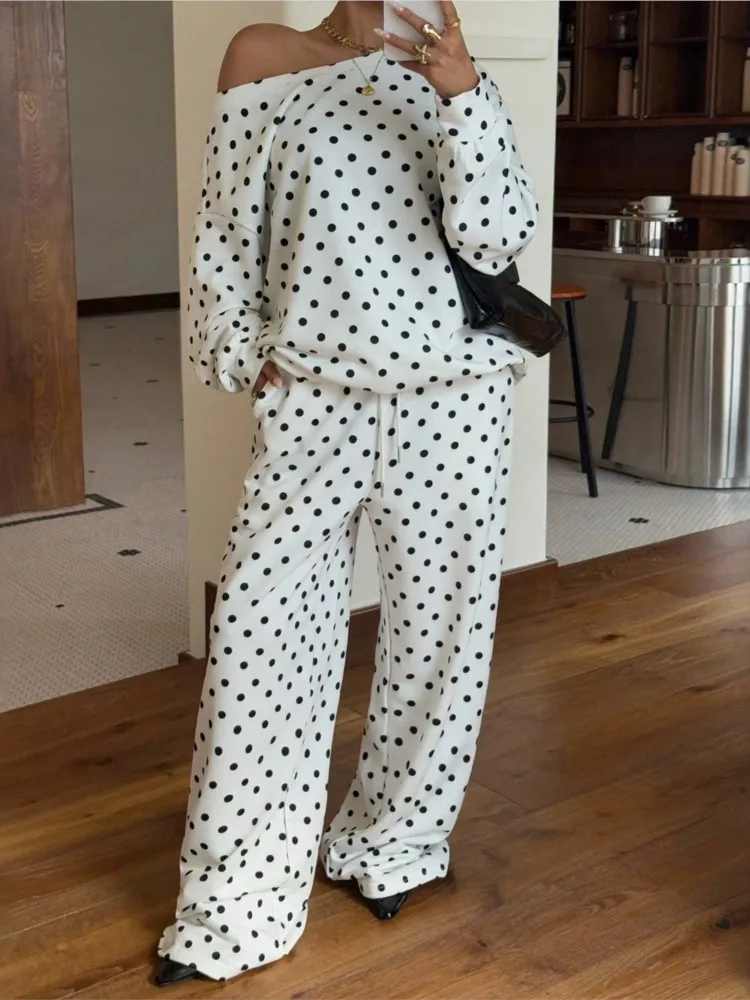 Spring And Autumn Women's Polka Dot Printed Long-sleeved Trousers 2-piece Casual Fashion Loose Slanted Shoulder Suit Holiday
Spring And Autumn Women's Polka Dot Printed Long-sleeved Trousers 2-piece Casual Fashion Loose Slanted Shoulder Suit Holiday