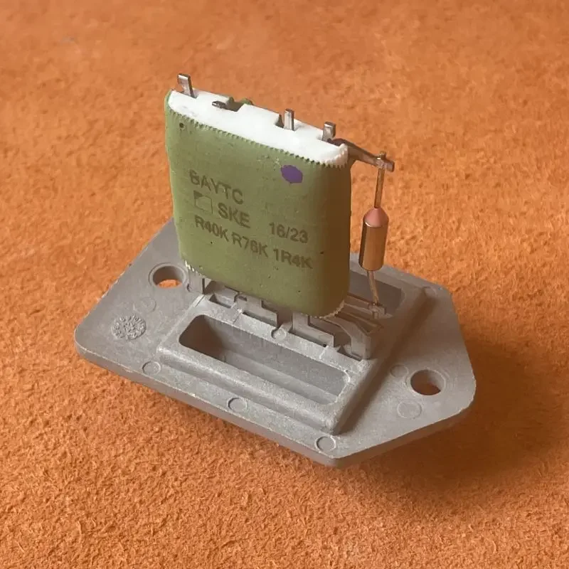 1pc for GMW HAVAL CUV H3 H5 Wingle 3 5 Blower speed regulation module warm air resistance module
1pc for GMW HAVAL CUV H3 H5 Wingle 3 5 Blower speed regulation module warm air resistance module