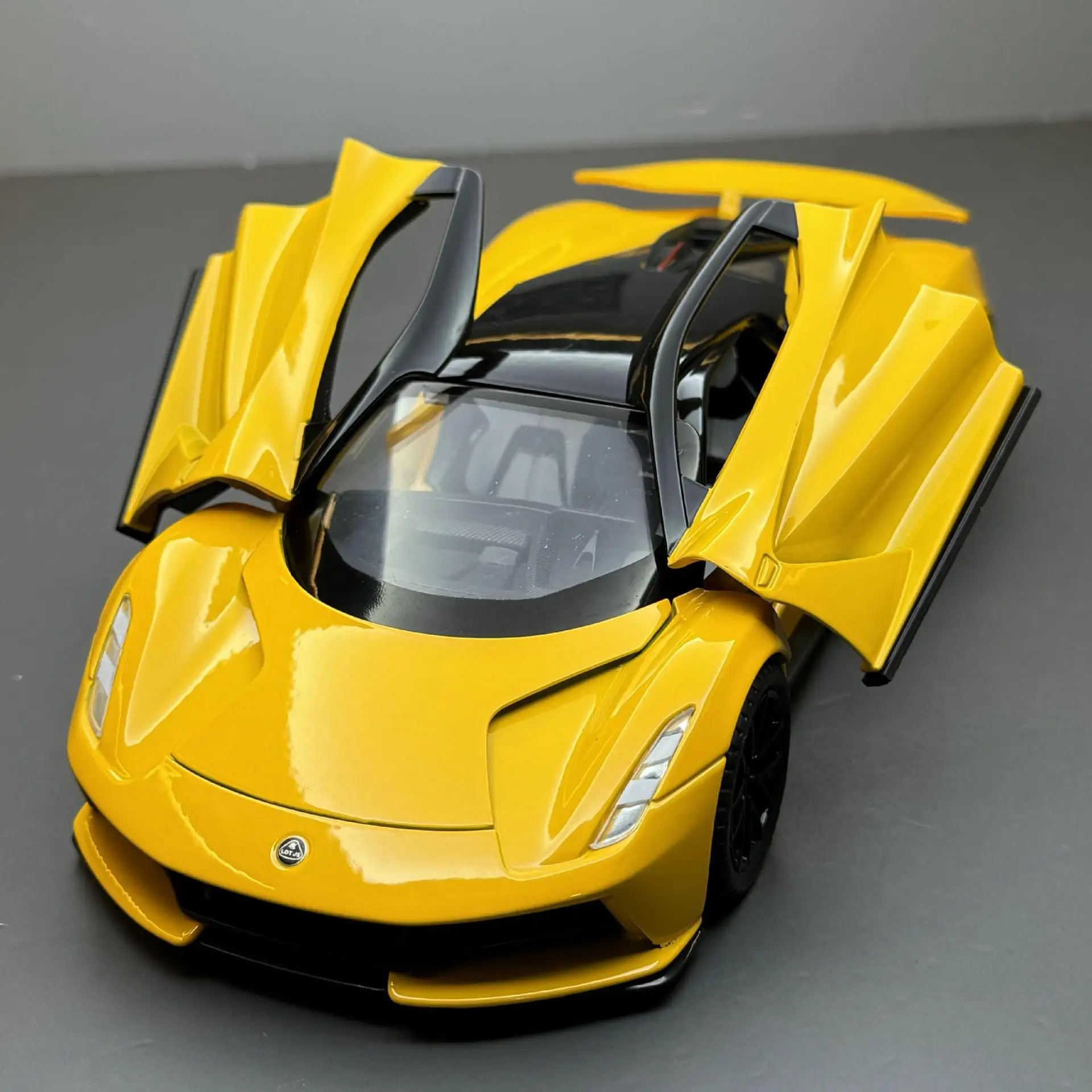 1:24 Lotus Evija Alloy Car Model Diecasts Metal Toy Car Model Simulation Sound and Light Collection Kids Gift
1:24 Lotus Evija Alloy Car Model Diecasts Metal Toy Car Model Simulation Sound and Light Collection Kids Gift