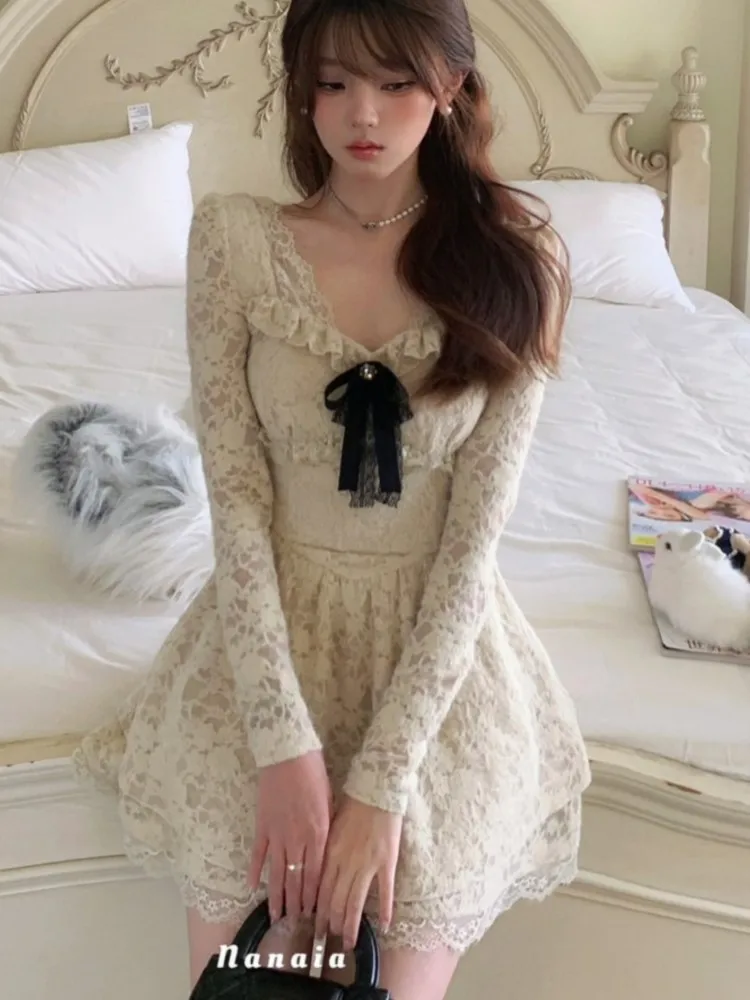Korean Vintage Bow Lace Short Women's Dresses 2025 New Long Sleeves Ruffles Square Collar A-Line Fashion Dress Prom Vestidos
Korean Vintage Bow Lace Short Women's Dresses 2025 New Long Sleeves Ruffles Square Collar A-Line Fashion Dress Prom Vestidos