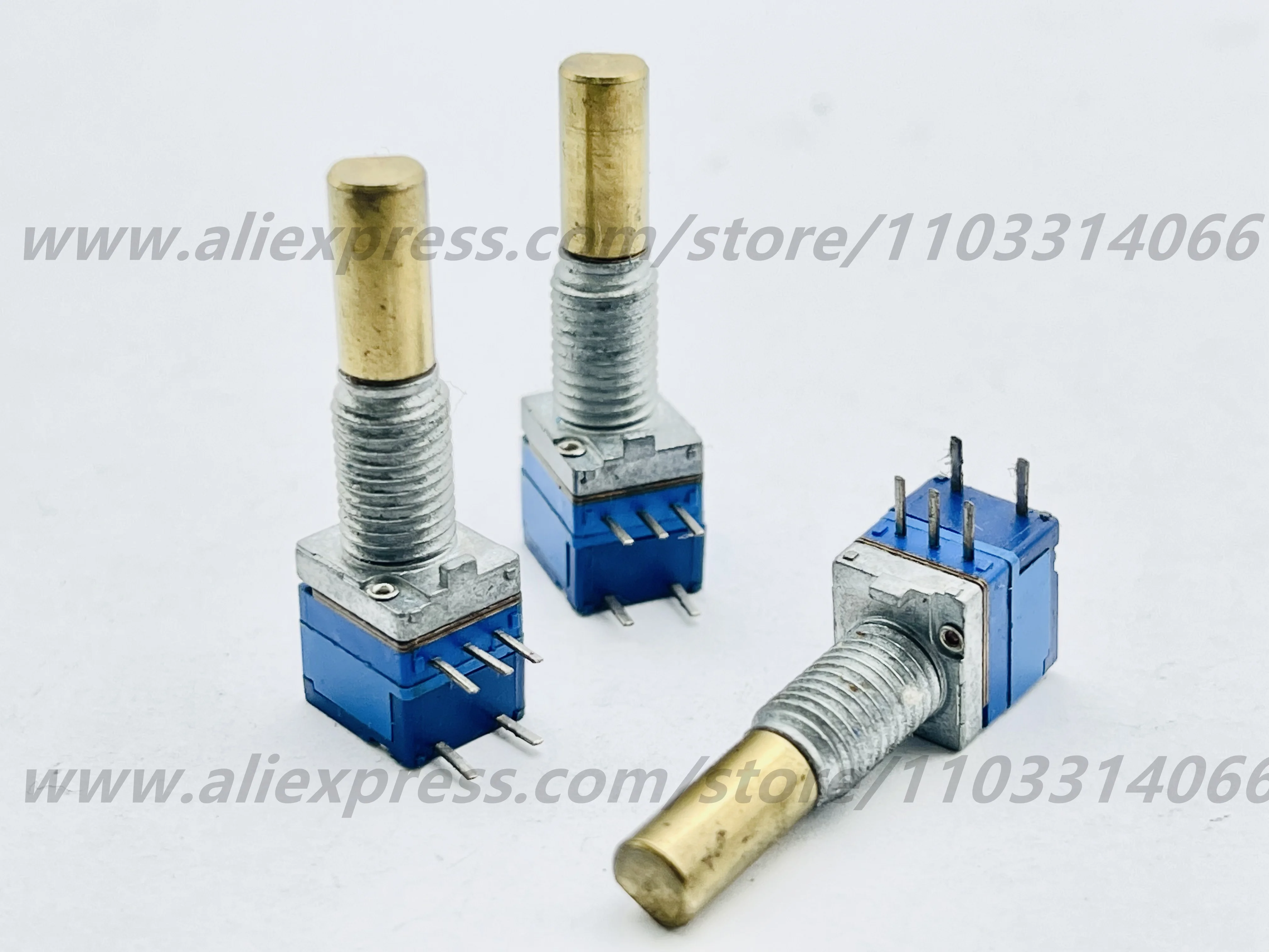 10pcs HT RD8 radio, volume control rotation, with a switch B10k axis length of 20mm
10pcs HT RD8 radio, volume control rotation, with a switch B10k axis length of 20mm