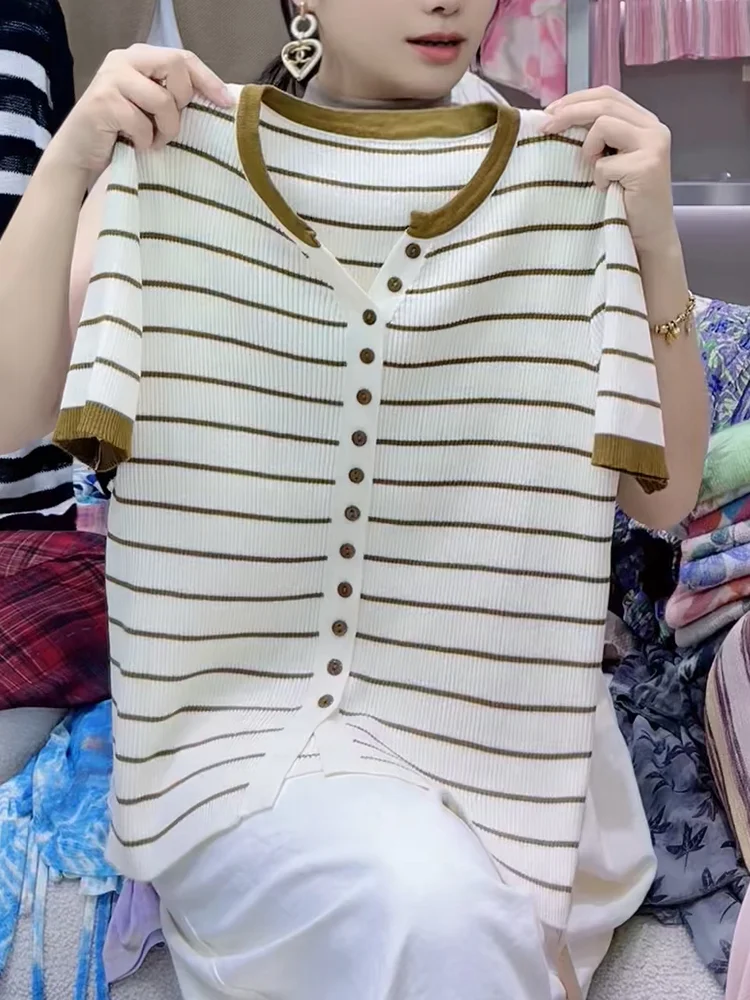 Новинка лета 2025: Модный женский топ в полоску в корейском стиле, больших размеров, для повседневной носки, с круглым вырезом, стройнящий силуэт
Новинка лета 2025: Модный женский топ в полоску в корейском стиле, больших размеров, для повседневной носки, с круглым вырезом, стройнящий силуэт