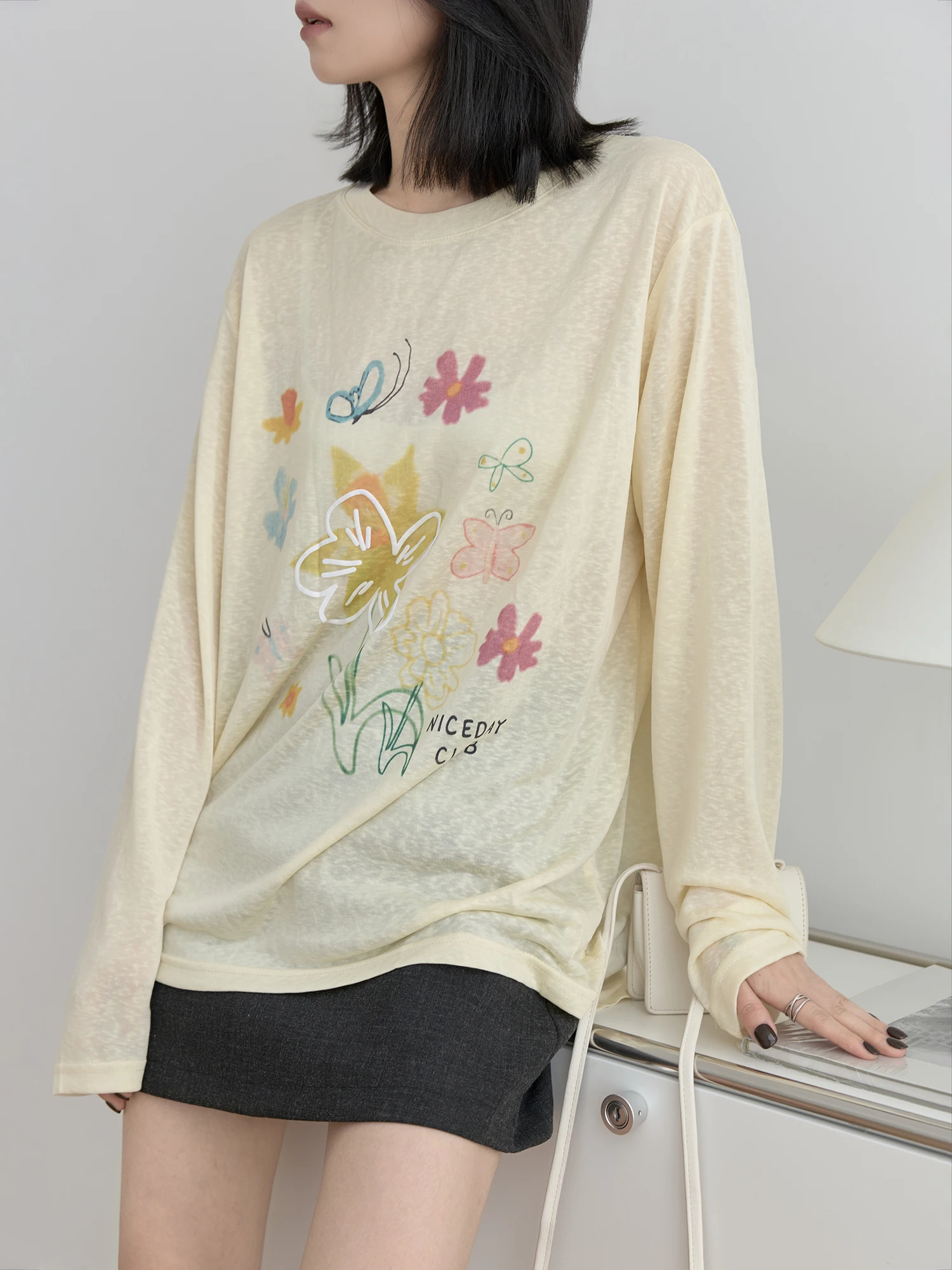 Summer Loose Long Sleeve T-Shirt Women's Painted Print Lightweight Draped Sunshade Top Pattern Plant Floral Design
Summer Loose Long Sleeve T-Shirt Women's Painted Print Lightweight Draped Sunshade Top Pattern Plant Floral Design
