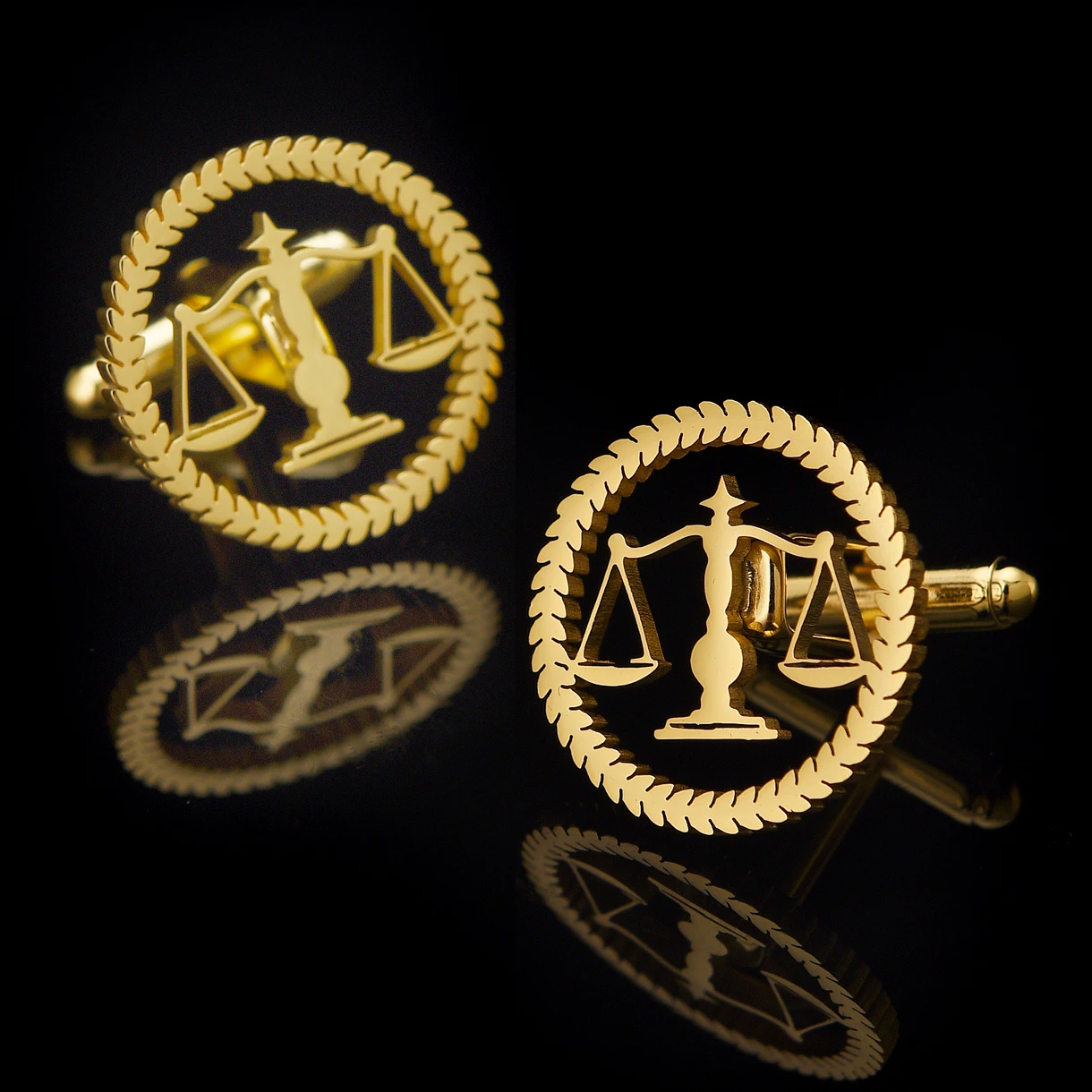 Qi Qi Wu Round Advocate Lawyer Emblem Mens Shirt Cufflinks Justice Scales symbol Jewelry Gift Cuff Links Buttons for Notary Law
Qi Qi Wu Round Advocate Lawyer Emblem Mens Shirt Cufflinks Justice Scales symbol Jewelry Gift Cuff Links Buttons for Notary Law