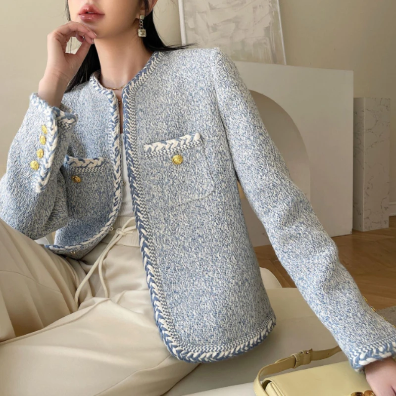 Blue Tweed Long Sleeved O Neck Jacket Women Autumn Winter Luxurious Elegant Casual Fresh Small Fragrance Female French Coat
Blue Tweed Long Sleeved O Neck Jacket Women Autumn Winter Luxurious Elegant Casual Fresh Small Fragrance Female French Coat