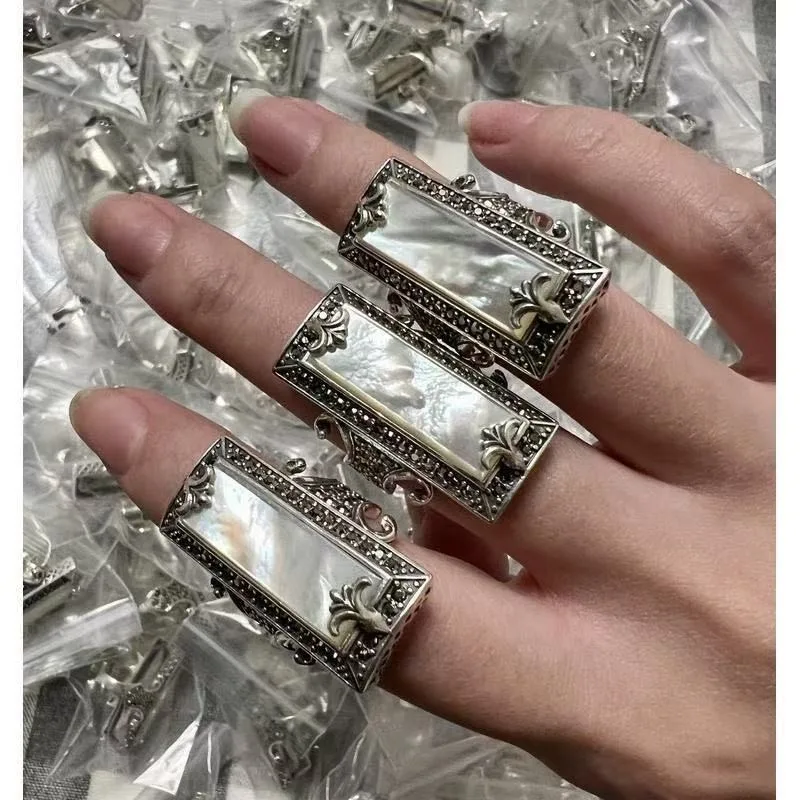 Retro Gothic Baroque Fritillary Ring, Exaggerated Ring Niche Light Luxury Ring Jewelry
Retro Gothic Baroque Fritillary Ring, Exaggerated Ring Niche Light Luxury Ring Jewelry