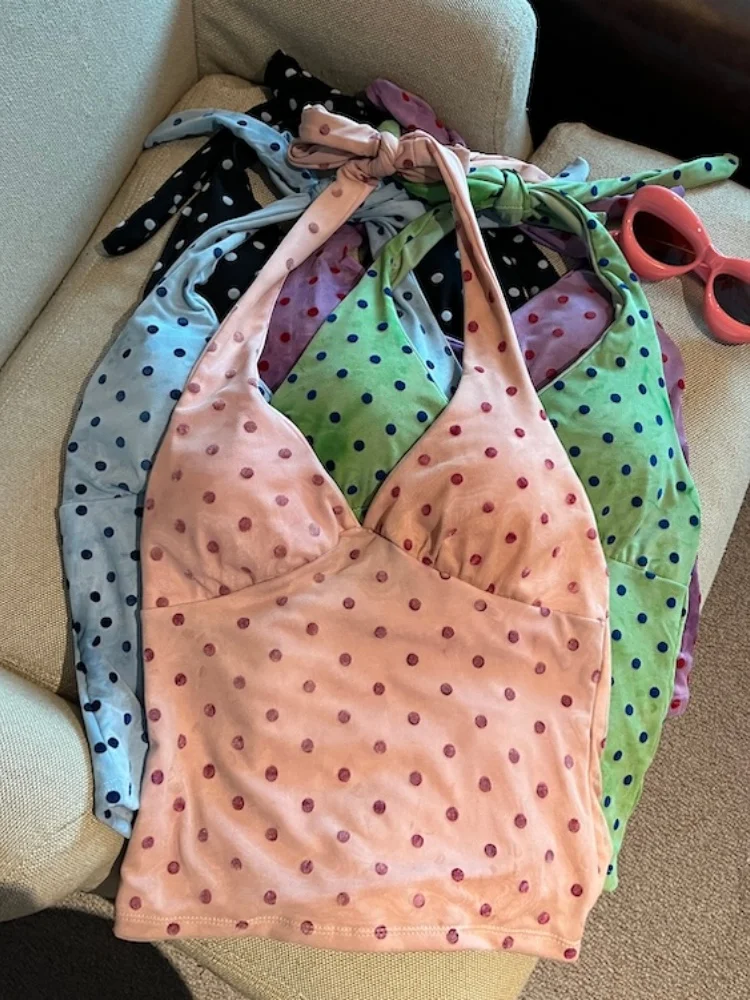 Summer New Polka Dot V-neck Strap Hanging Neck Halter Vest Women's Pure Desirable Beautiful Outerwear Top Silk Material
Summer New Polka Dot V-neck Strap Hanging Neck Halter Vest Women's Pure Desirable Beautiful Outerwear Top Silk Material