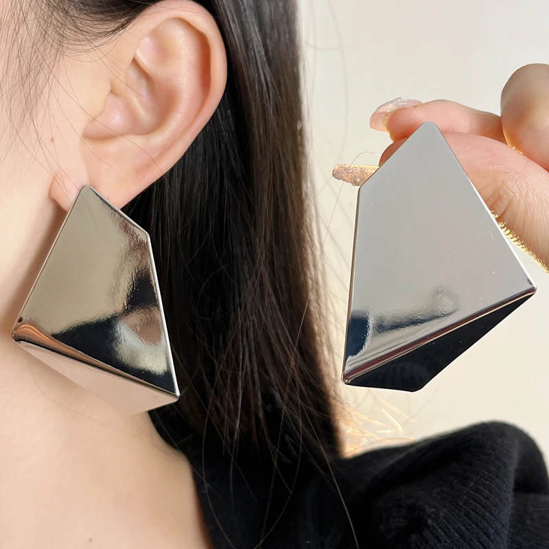 Vintage Geometric Glossy Diamond Women Earrings,Luxury Hypoallergenic Silver Earring,Daily Party Dinner Jewelry Gift Accessories
Vintage Geometric Glossy Diamond Women Earrings,Luxury Hypoallergenic Silver Earring,Daily Party Dinner Jewelry Gift Accessories