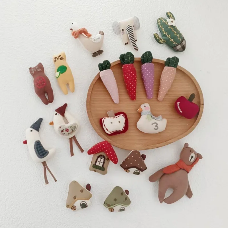 Милый набор брошей «Картофельная утка»: плюшевые значки в виде мультяшных лесных животных для свитера, пальто, сумки, зимней одежды
Милый набор брошей «Картофельная утка»: плюшевые значки в виде мультяшных лесных животных для свитера, пальто, сумки, зимней одежды