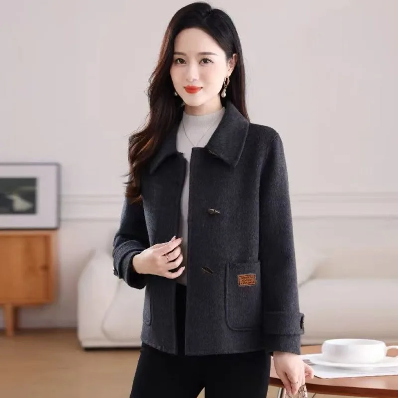 Mom's Outfit for Autumn and Winter 2026 New Double-Sided Woolen Short Coat Horn Button Coat Temperament Double-Sided Velvet Top
Mom's Outfit for Autumn and Winter 2026 New Double-Sided Woolen Short Coat Horn Button Coat Temperament Double-Sided Velvet Top