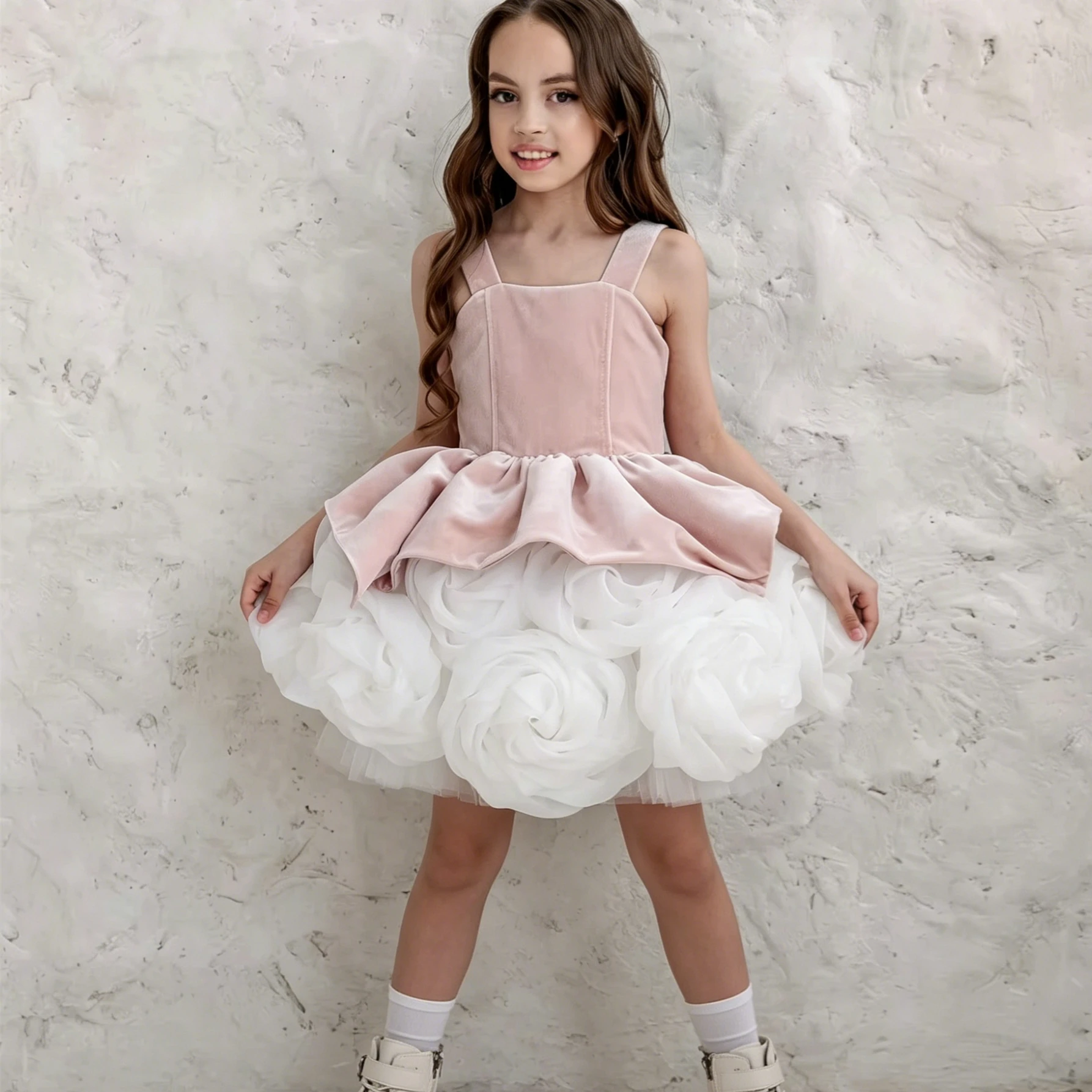 Customized Flower Girl Dress For Wedding Sleeveless High Waist Knee Length Elegant Kids Birthday Party First Communion Gown
Customized Flower Girl Dress For Wedding Sleeveless High Waist Knee Length Elegant Kids Birthday Party First Communion Gown