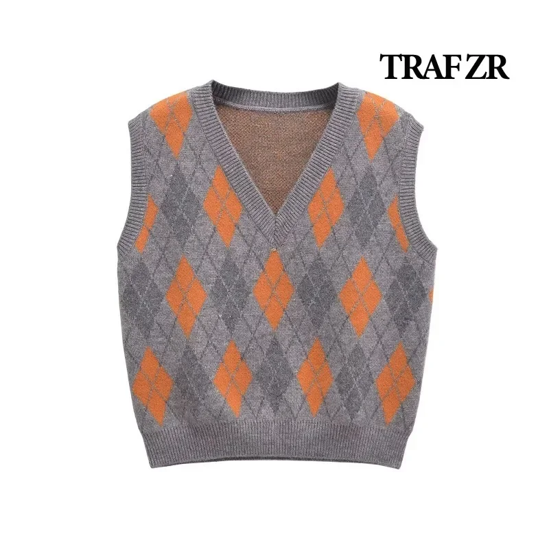 TRAFZR Lady Vests Ladies Tops Sleeveless Autumn New Products Geometric V-Neck Vests Vintage Knit Vest Women's Classic Vest
TRAFZR Lady Vests Ladies Tops Sleeveless Autumn New Products Geometric V-Neck Vests Vintage Knit Vest Women's Classic Vest
