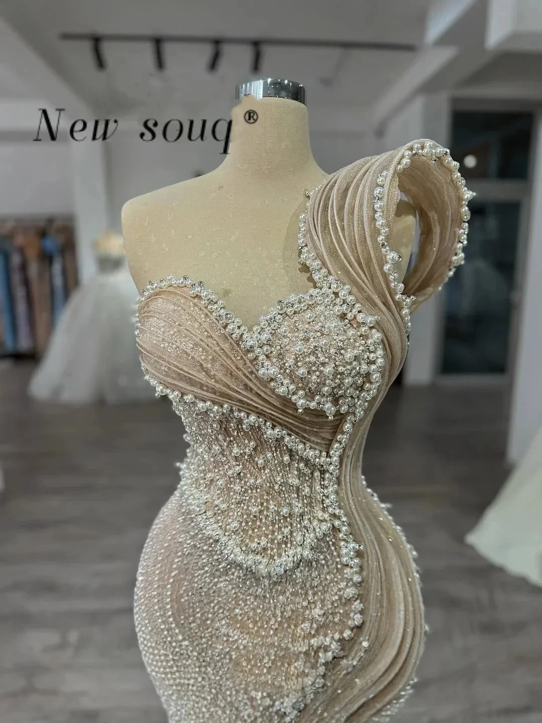 Elegant One Shoulder Long Evening Dresses Fashion 3D Pleated Design Arabic Dubai Beaded Pearls Wedding Party Gowns Customized
Elegant One Shoulder Long Evening Dresses Fashion 3D Pleated Design Arabic Dubai Beaded Pearls Wedding Party Gowns Customized