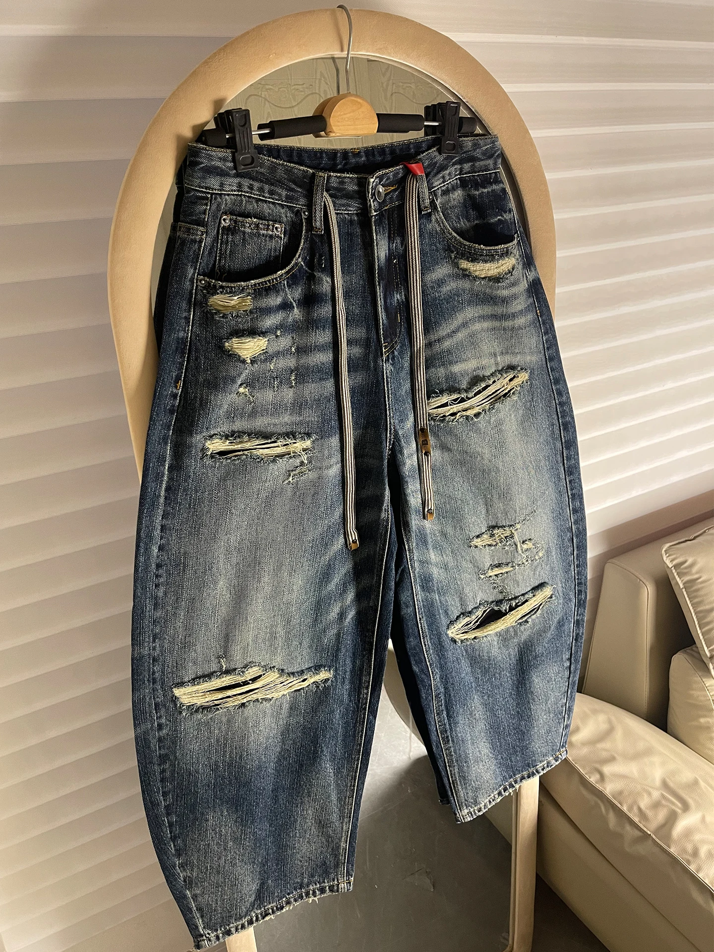 Parisian Sle American Retro Knife Jeans Men's Trendy Loose Straight Leg Haome Wide Leg Long Pants Casual Wear
Parisian Sle American Retro Knife Jeans Men's Trendy Loose Straight Leg Haome Wide Leg Long Pants Casual Wear