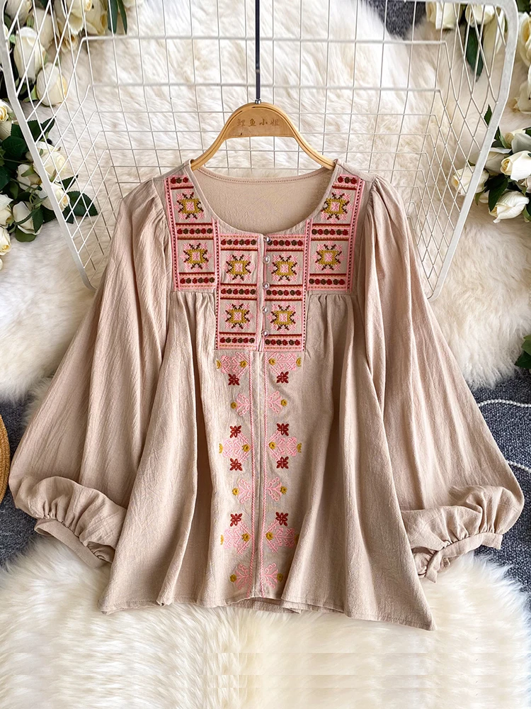 Women Bohemian Blouse French Vintage Embroidery Shirt Spring Long-sleeved Loose Lantern Sleeves Pullover Top Female Blusa BL368
Women Bohemian Blouse French Vintage Embroidery Shirt Spring Long-sleeved Loose Lantern Sleeves Pullover Top Female Blusa BL368