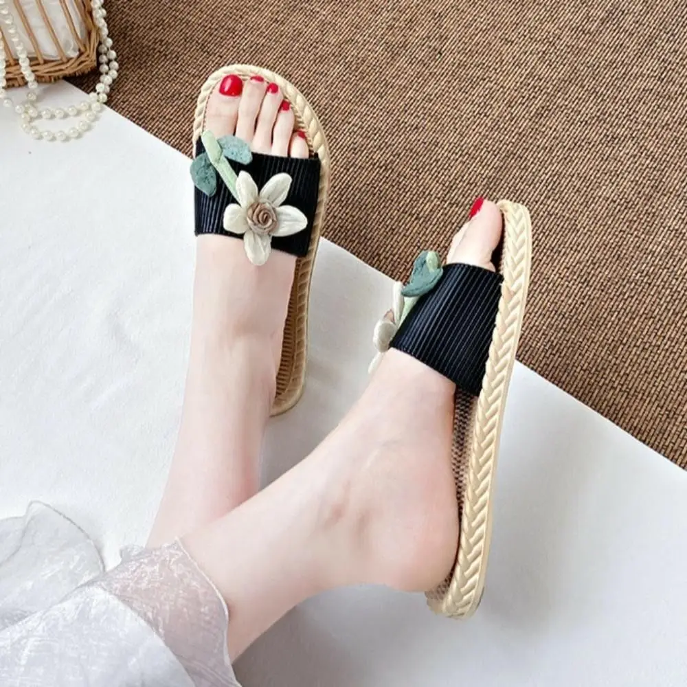 Casual Korean Ins Style Flower Slippers Non-Slip Floral Seaside Sandals Holiday Shoes Vacation Beach Slippers Outdoor
Casual Korean Ins Style Flower Slippers Non-Slip Floral Seaside Sandals Holiday Shoes Vacation Beach Slippers Outdoor