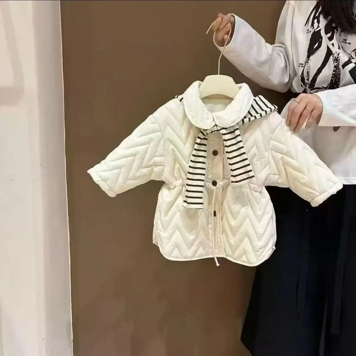 Girls Western Style Thick Warm Shawl Cotton Jacket Autumn Winter Coat Children's Cozy Outerwear
Girls Western Style Thick Warm Shawl Cotton Jacket Autumn Winter Coat Children's Cozy Outerwear