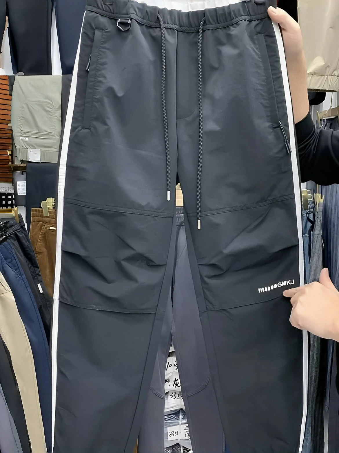 Модные мужские повседневные брюки Slim Fit, осенние, трендовые, с элементами пэчворка, легкие, люксовые, молодежные, городские, длинные брюки
Модные мужские повседневные брюки Slim Fit, осенние, трендовые, с элементами пэчворка, легкие, люксовые, молодежные, городские, длинные брюки