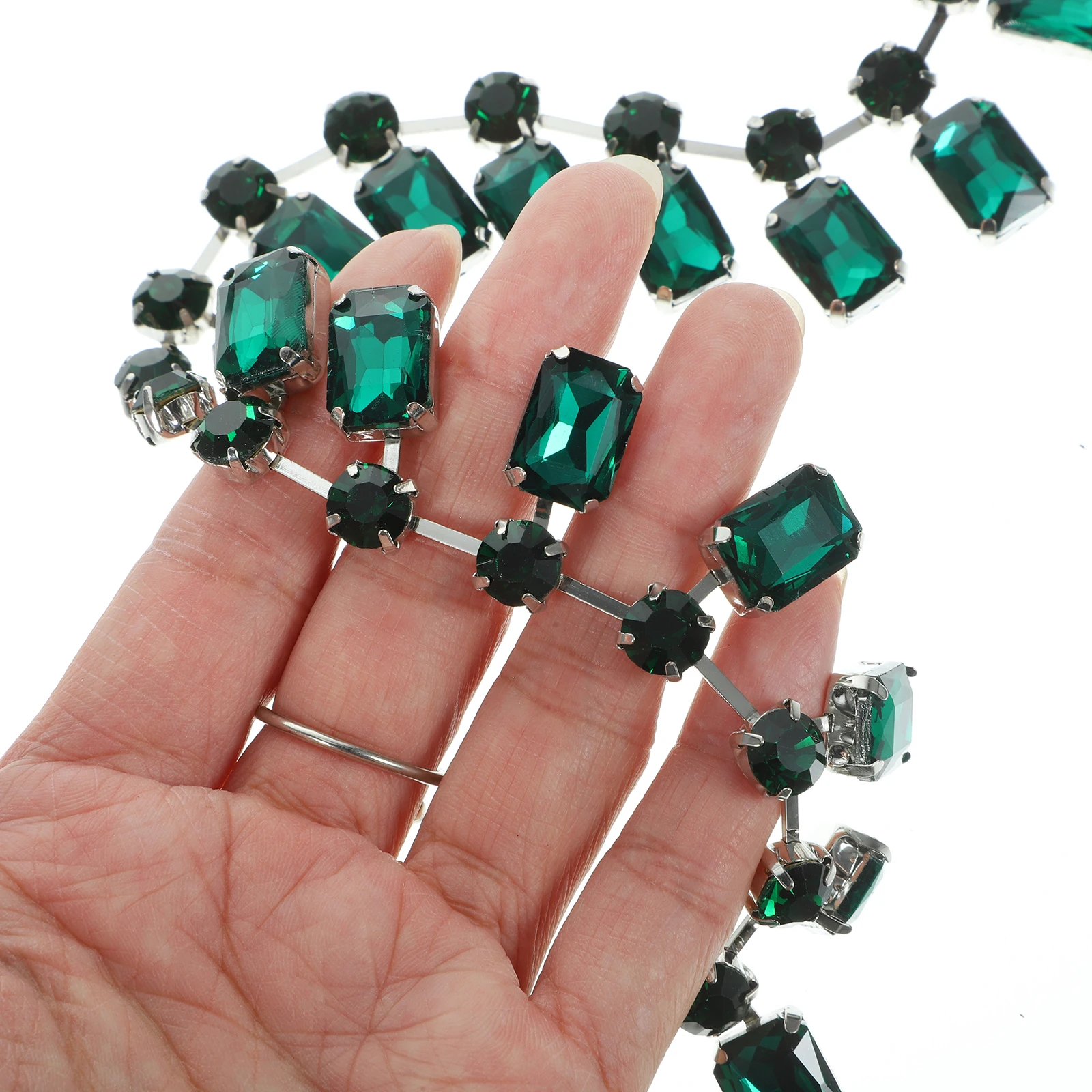 Tassel Glass Diamond Chain Decorative Applique for Bridal Charm Sash Belt DIY Craft Projects Wedding Dress Shoes
Tassel Glass Diamond Chain Decorative Applique for Bridal Charm Sash Belt DIY Craft Projects Wedding Dress Shoes