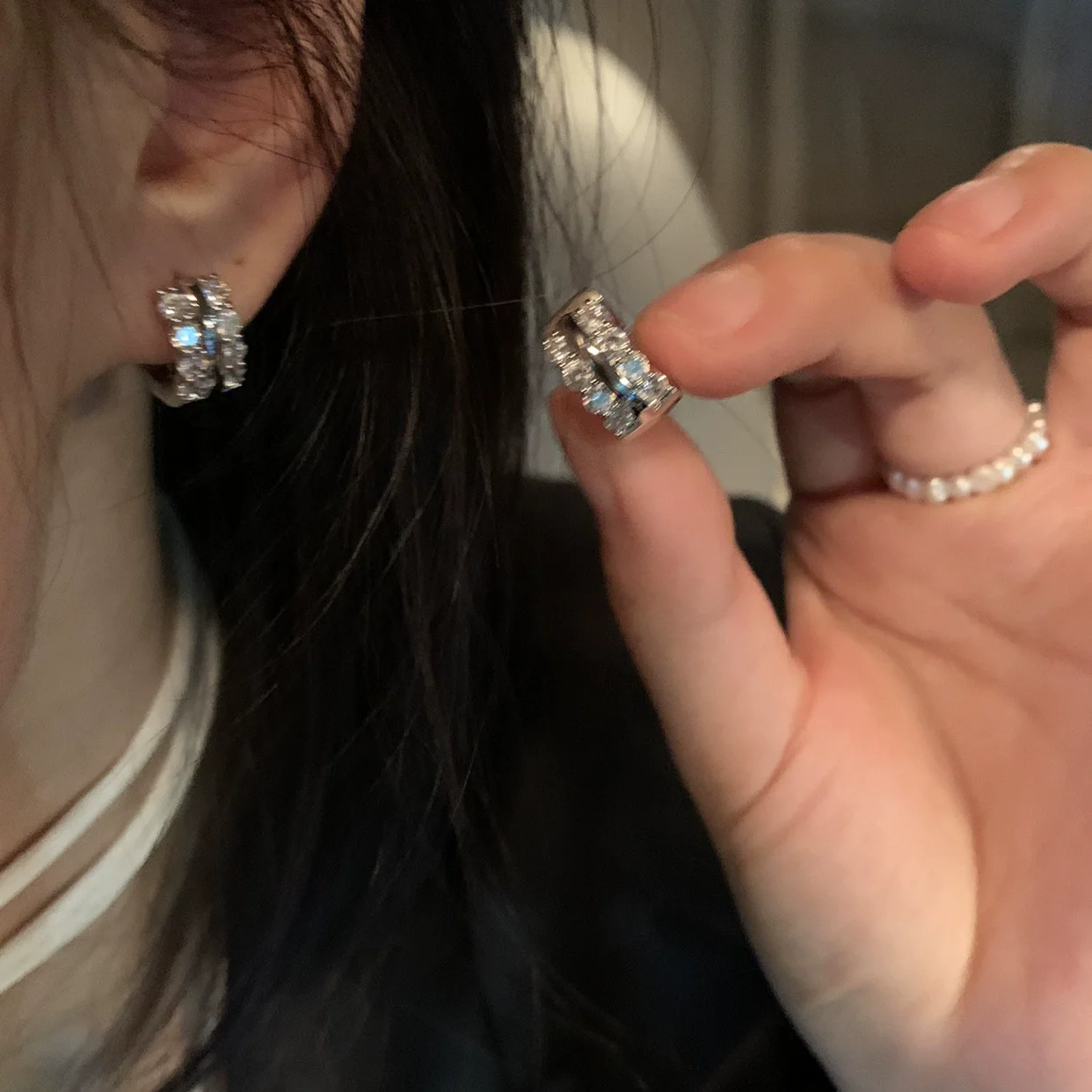 Sweet Cool Sparkling Zirconia Hoop Earrings For Women Fashion New Jewelry Accessories Party Gift серьги женские
Sweet Cool Sparkling Zirconia Hoop Earrings For Women Fashion New Jewelry Accessories Party Gift серьги женские