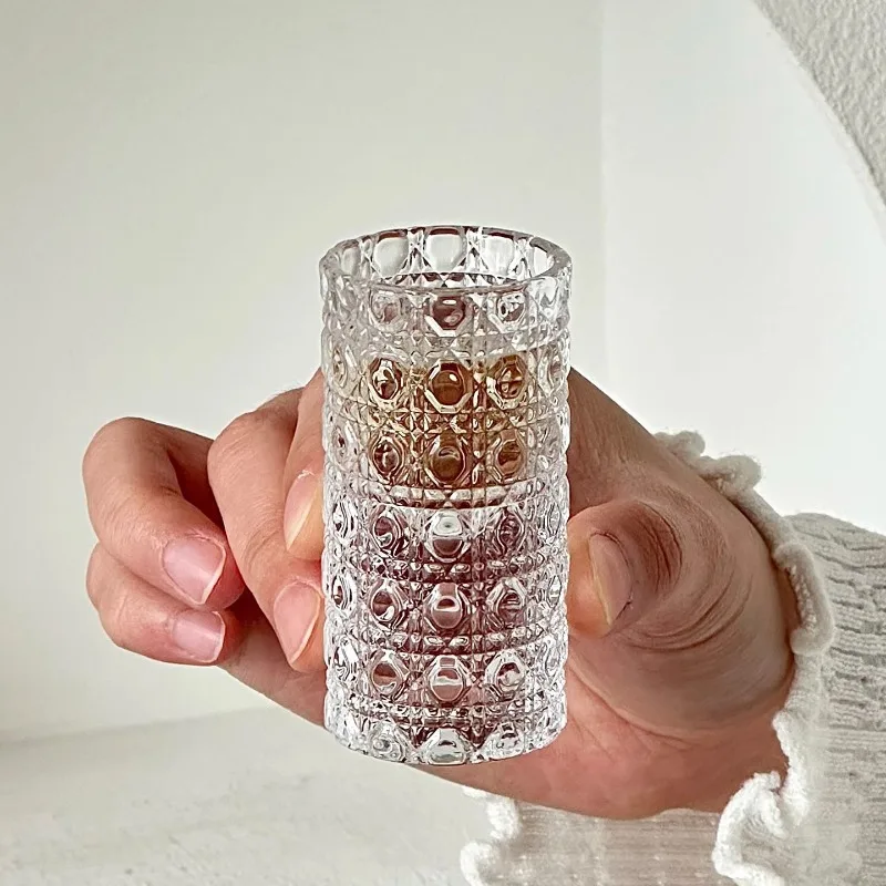 Home & Bar Mini Liquor Glasses: Light Gem Pattern Embossed Thickened Glass Cups for Baijiu/Spirits, Small Capacity
Home & Bar Mini Liquor Glasses: Light Gem Pattern Embossed Thickened Glass Cups for Baijiu/Spirits, Small Capacity