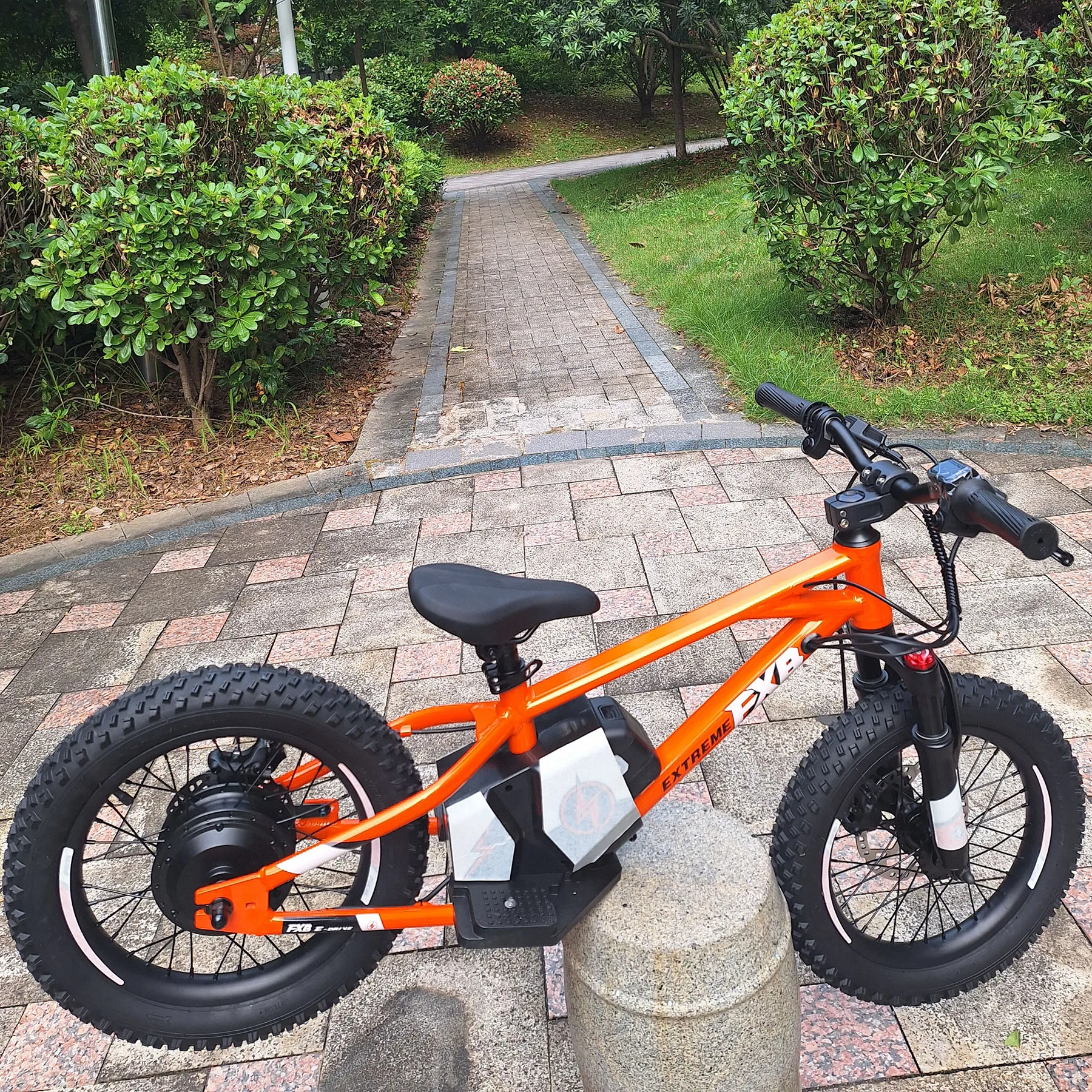 off-road toy bicycle 16" 350W balance scooter cross-country 5Ah 36V bike
off-road toy bicycle 16" 350W balance scooter cross-country 5Ah 36V bike