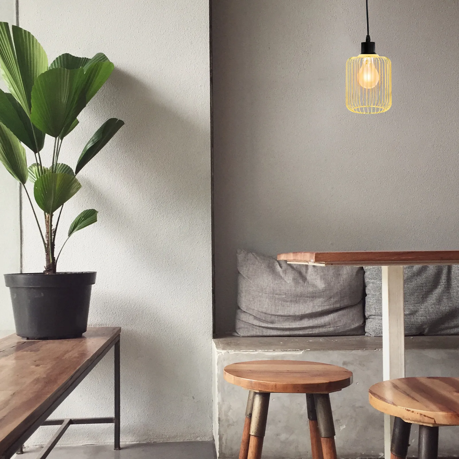 Exquisite Retro Metal Lampshade Iron Wire Hollow Out Lamp Shade Cover for Pendant Lights Household Decorative Lighting Fixture
Exquisite Retro Metal Lampshade Iron Wire Hollow Out Lamp Shade Cover for Pendant Lights Household Decorative Lighting Fixture
